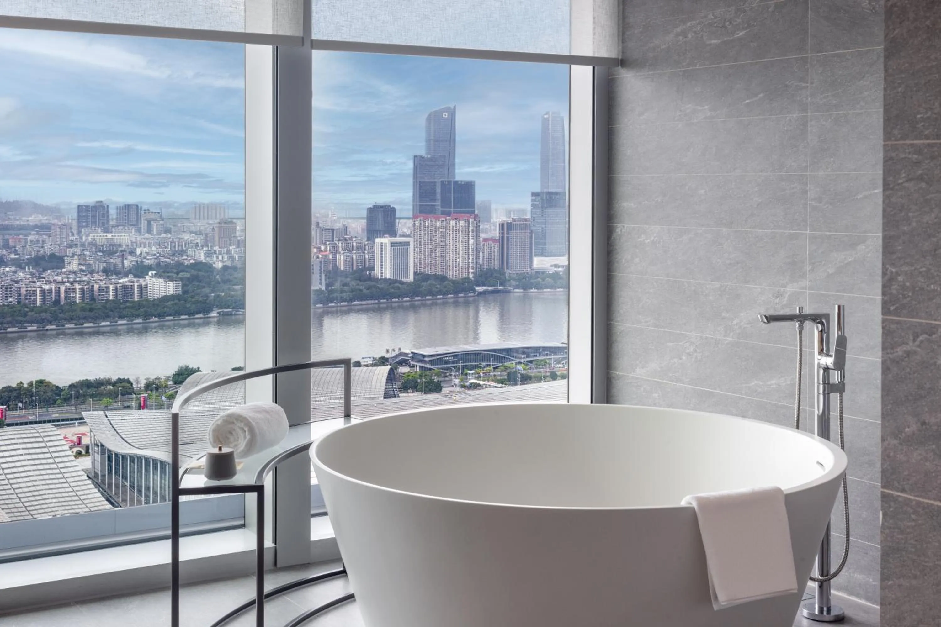 Bathroom in Courtyard by Marriott Guangzhou Pazhou