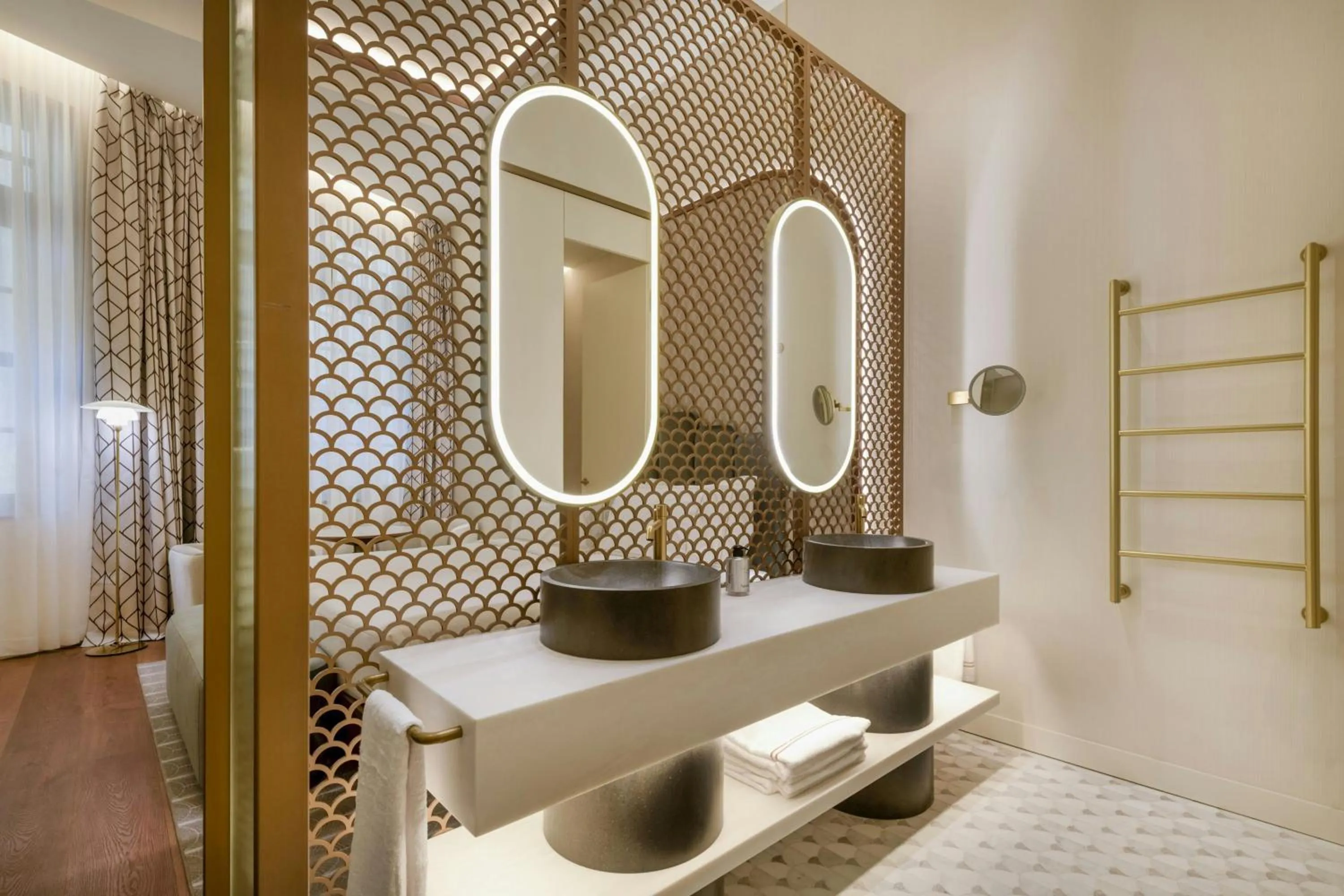 Photo of the whole room in Grand Hotel Centenari, Valencia, Autograph Collection