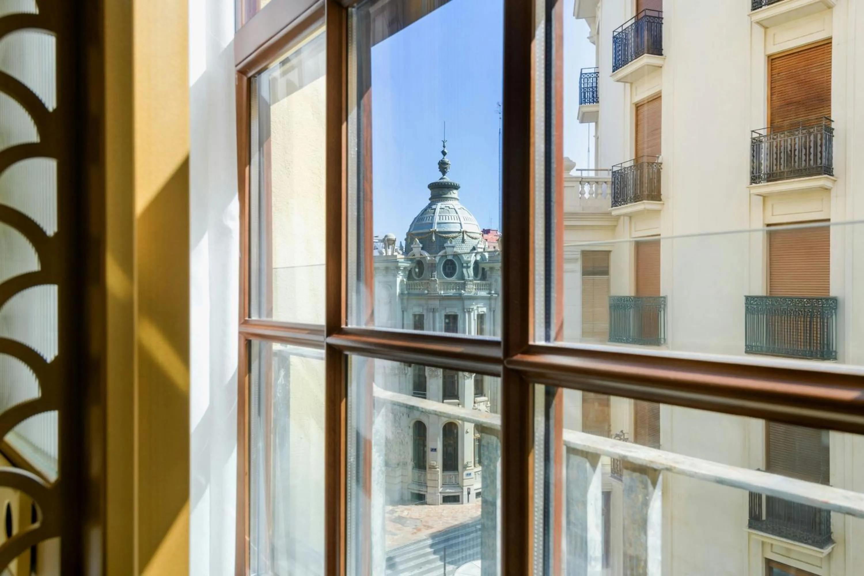 Photo of the whole room in Grand Hotel Centenari, Valencia, Autograph Collection