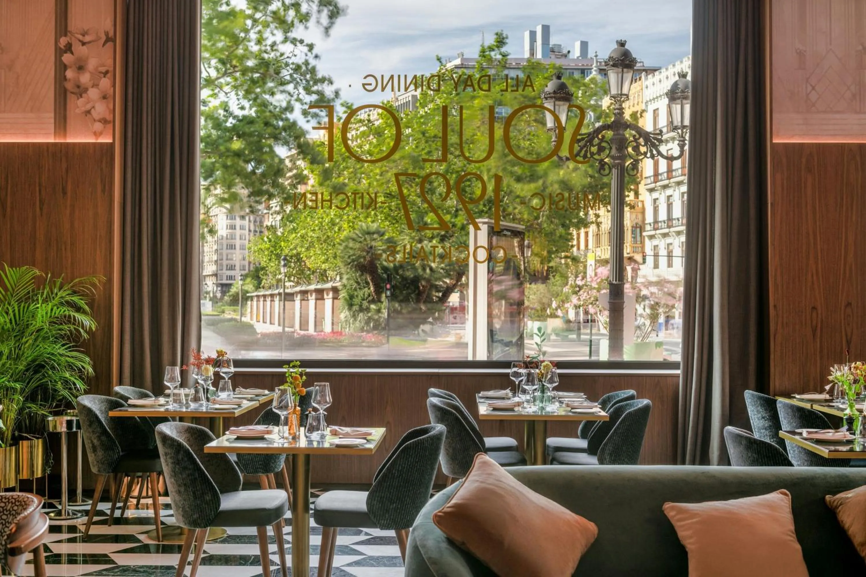 Restaurant/places to eat in Grand Hotel Centenari, Valencia, Autograph Collection