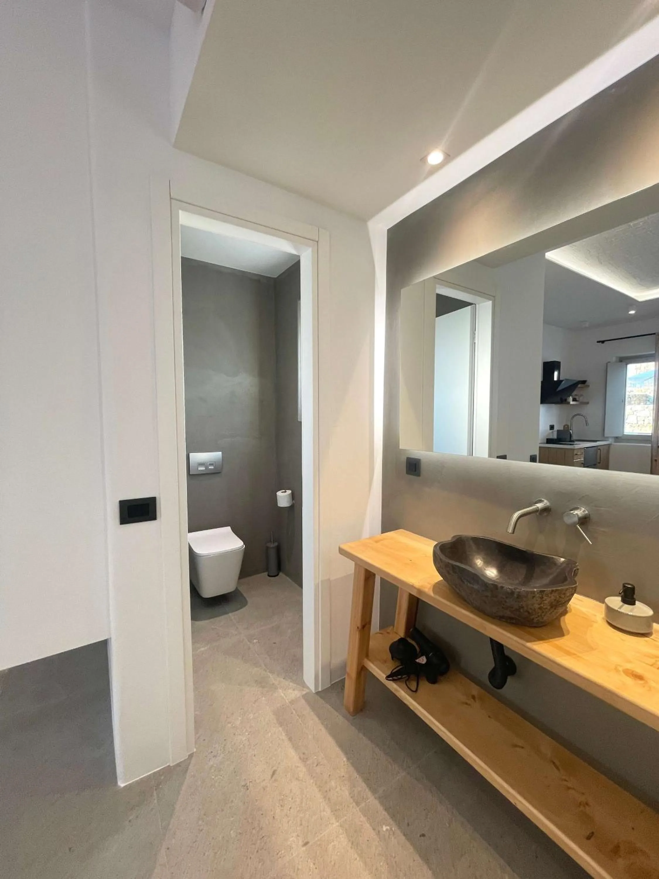 Toilet in Mykonos Dot Suites