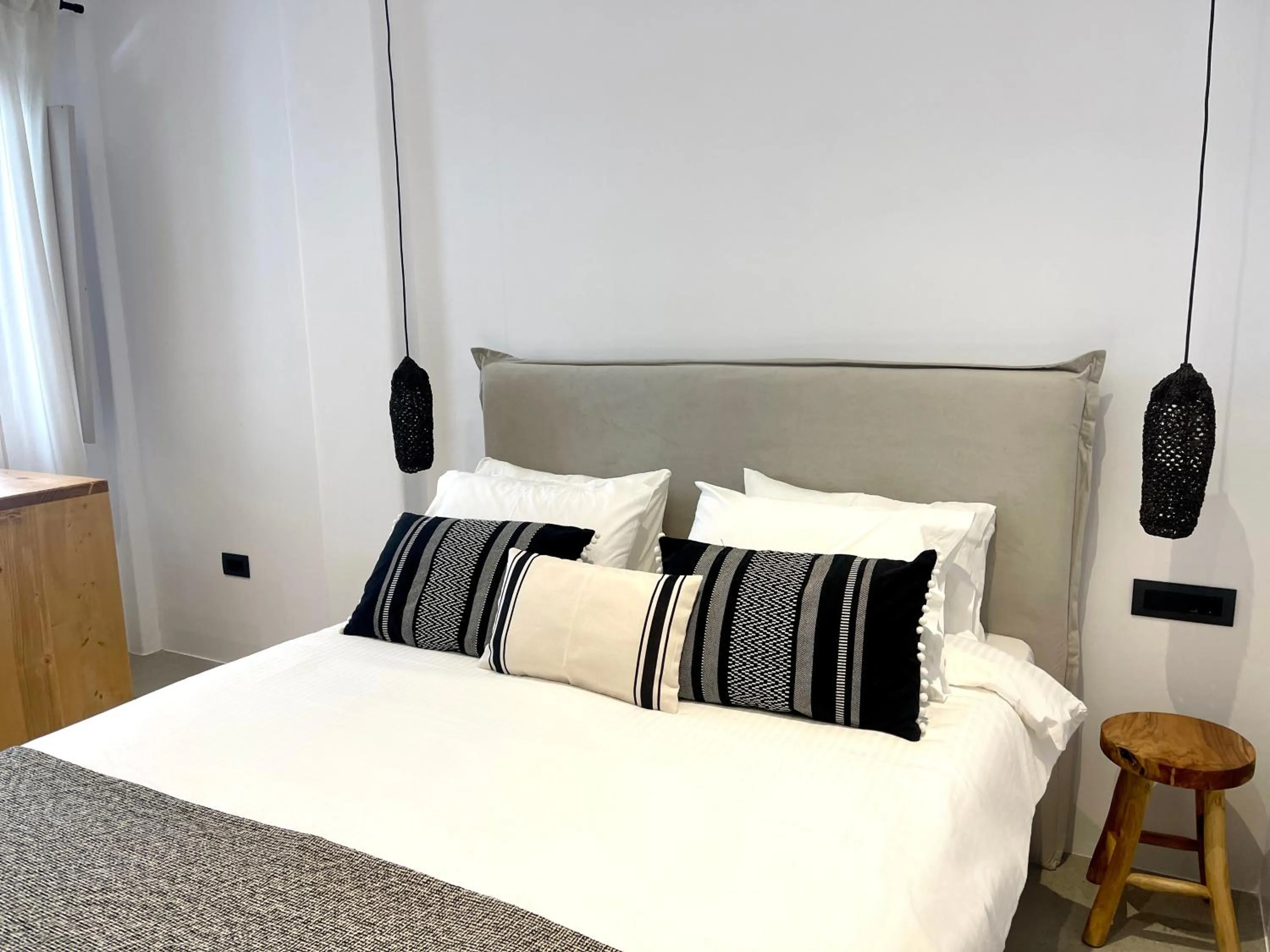 Bed in Mykonos Dot Suites