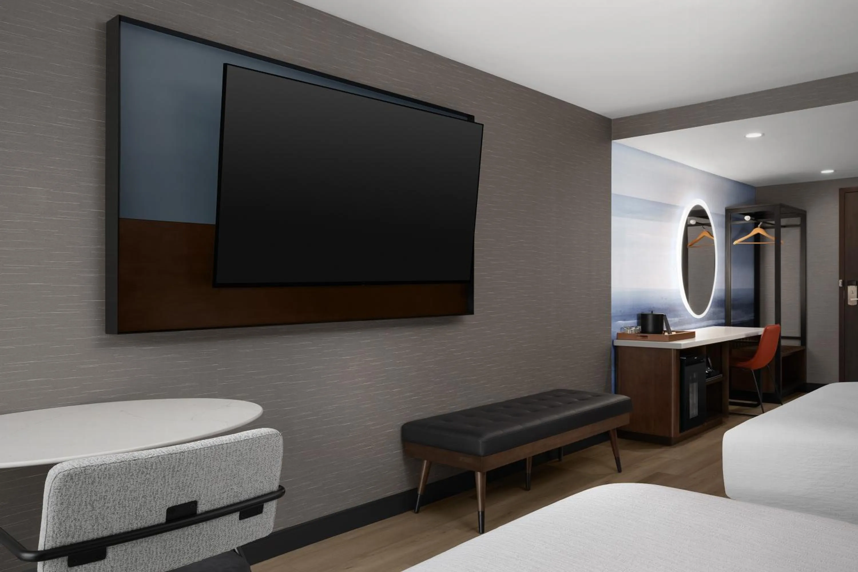 Bedroom, Bed in Tempo By Hilton Pigeon Forge