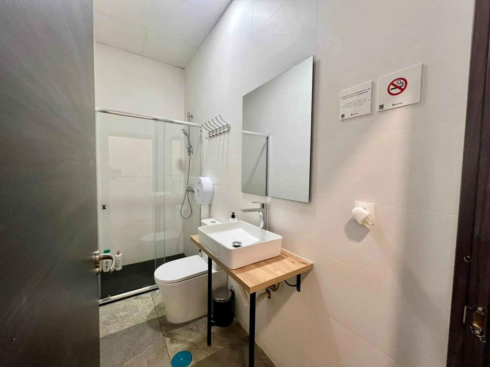 Shower in Cubik Rooms