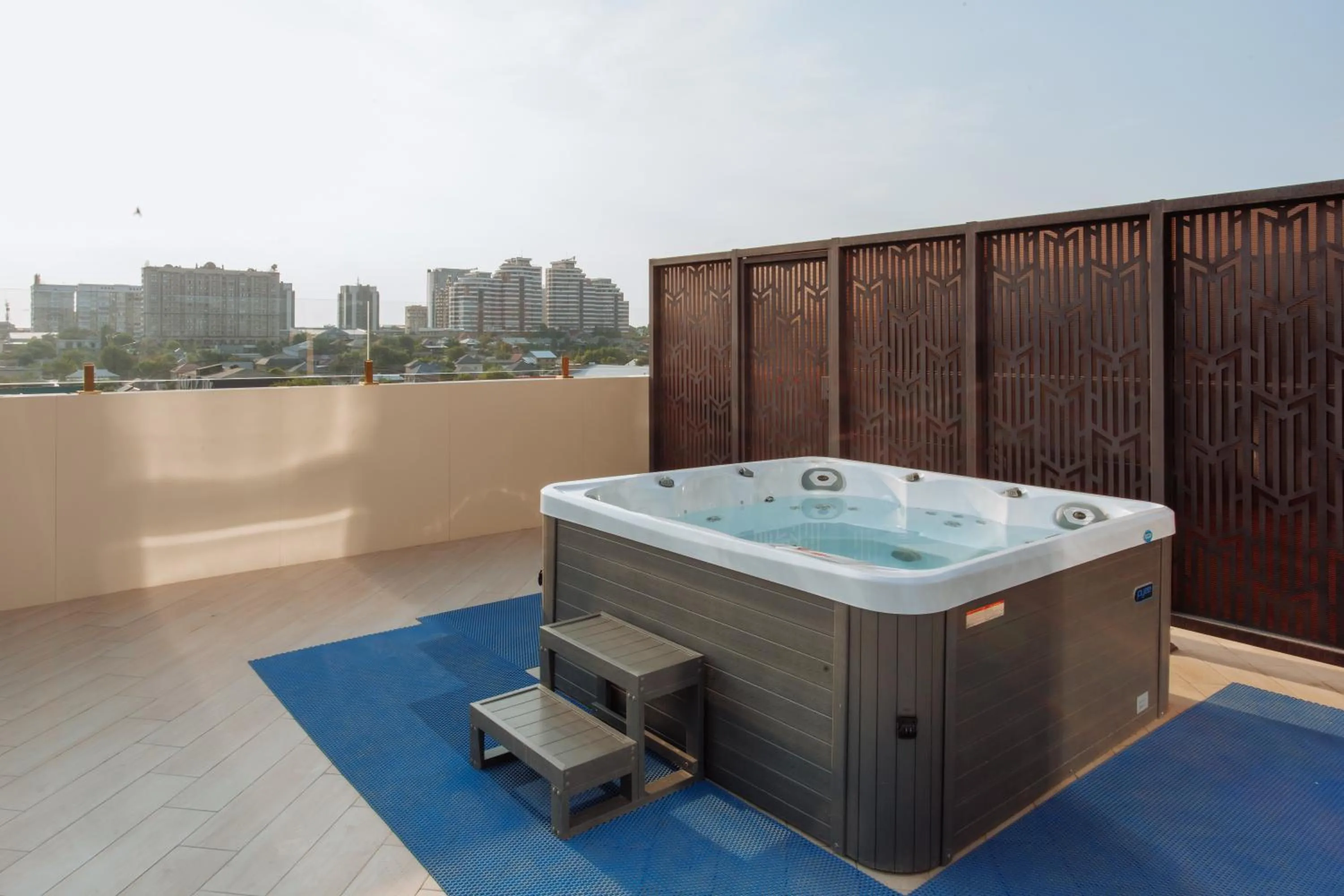 Swimming pool in Mardan Hotel