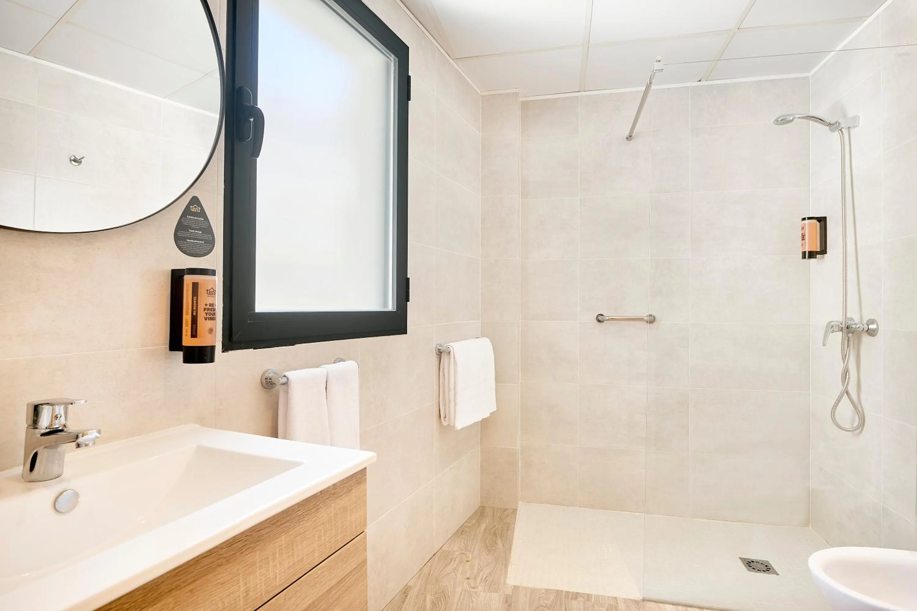 Bathroom in tent Torremolinos