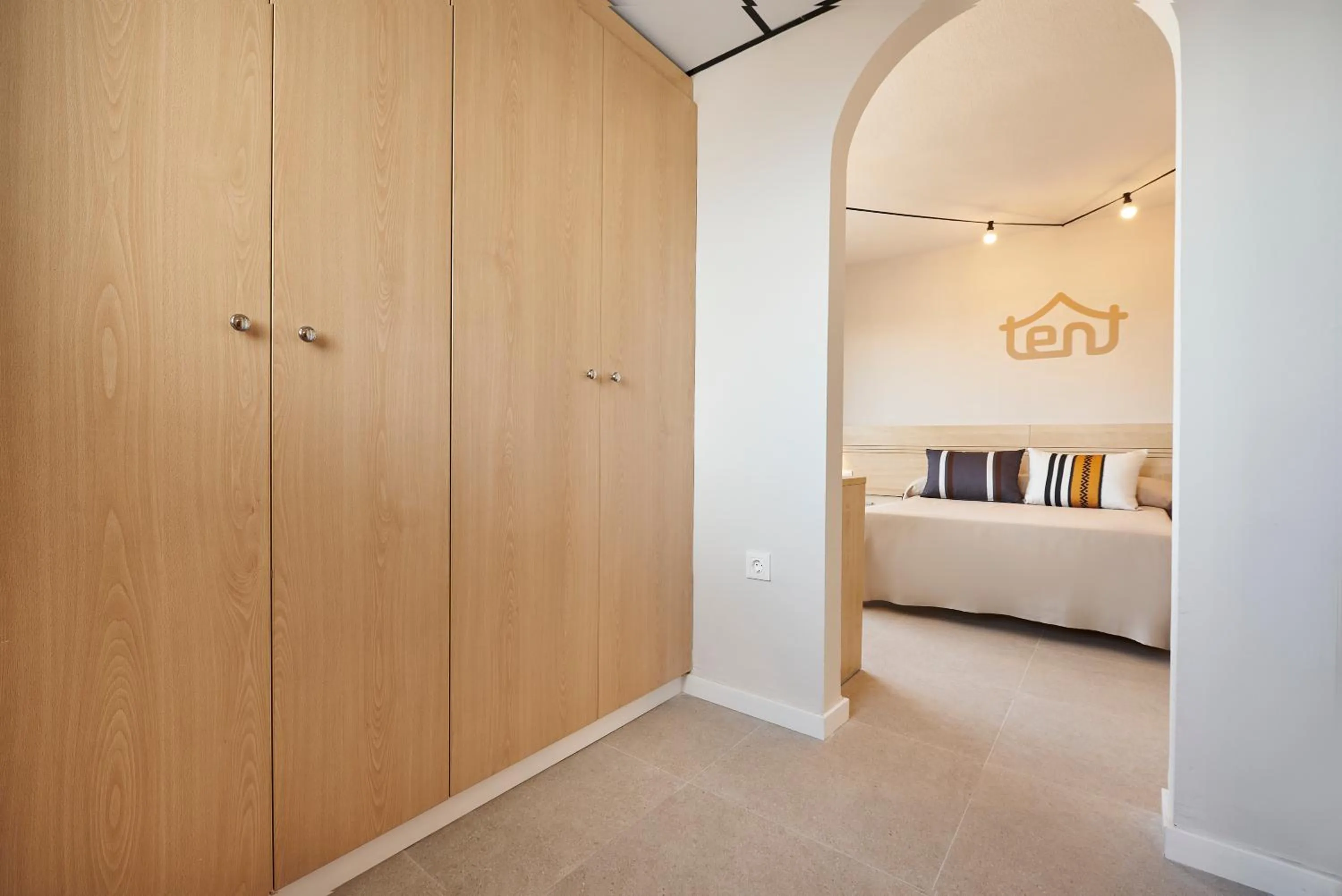 Photo of the whole room, Bed in tent Torremolinos