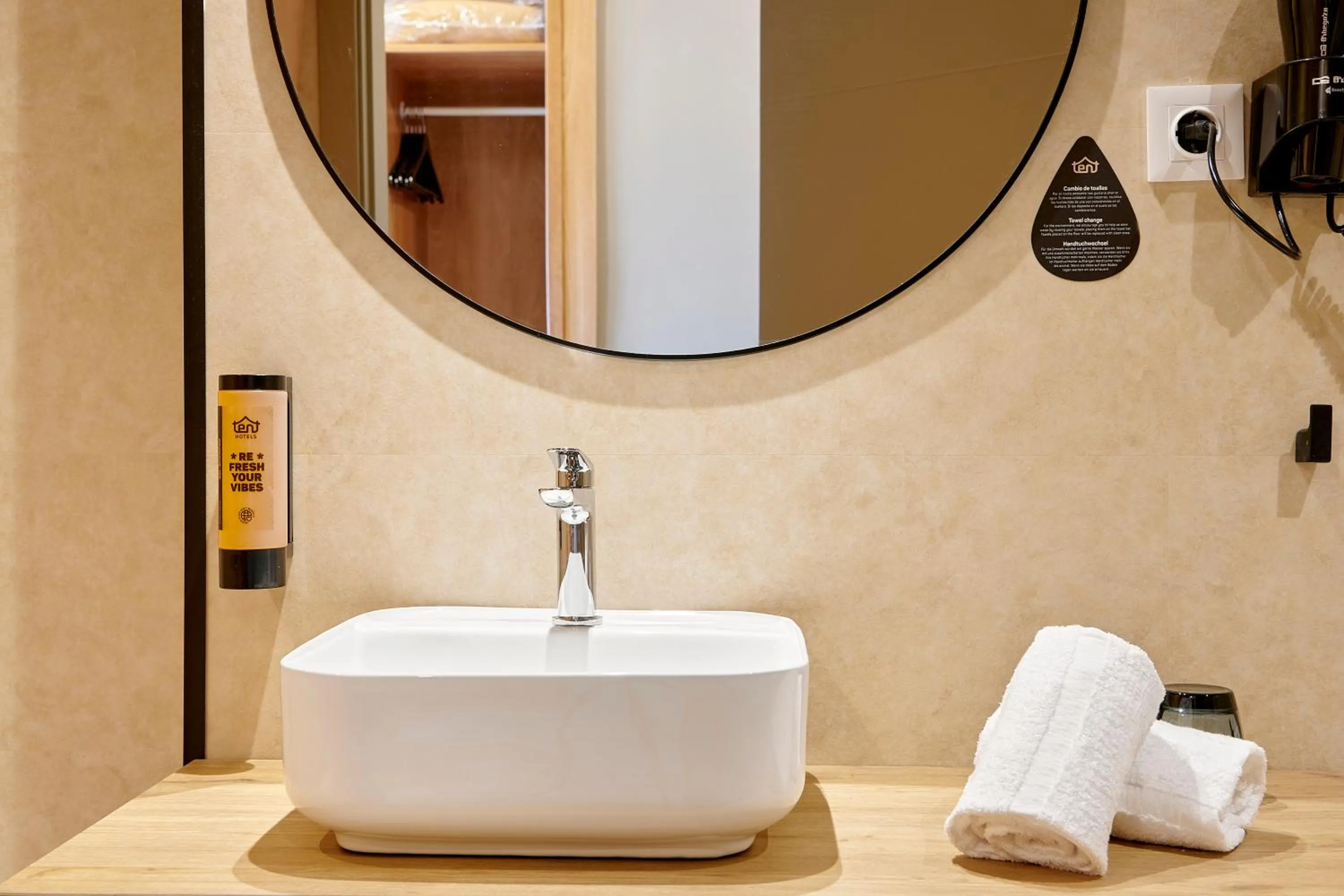 Bathroom in tent Torremolinos