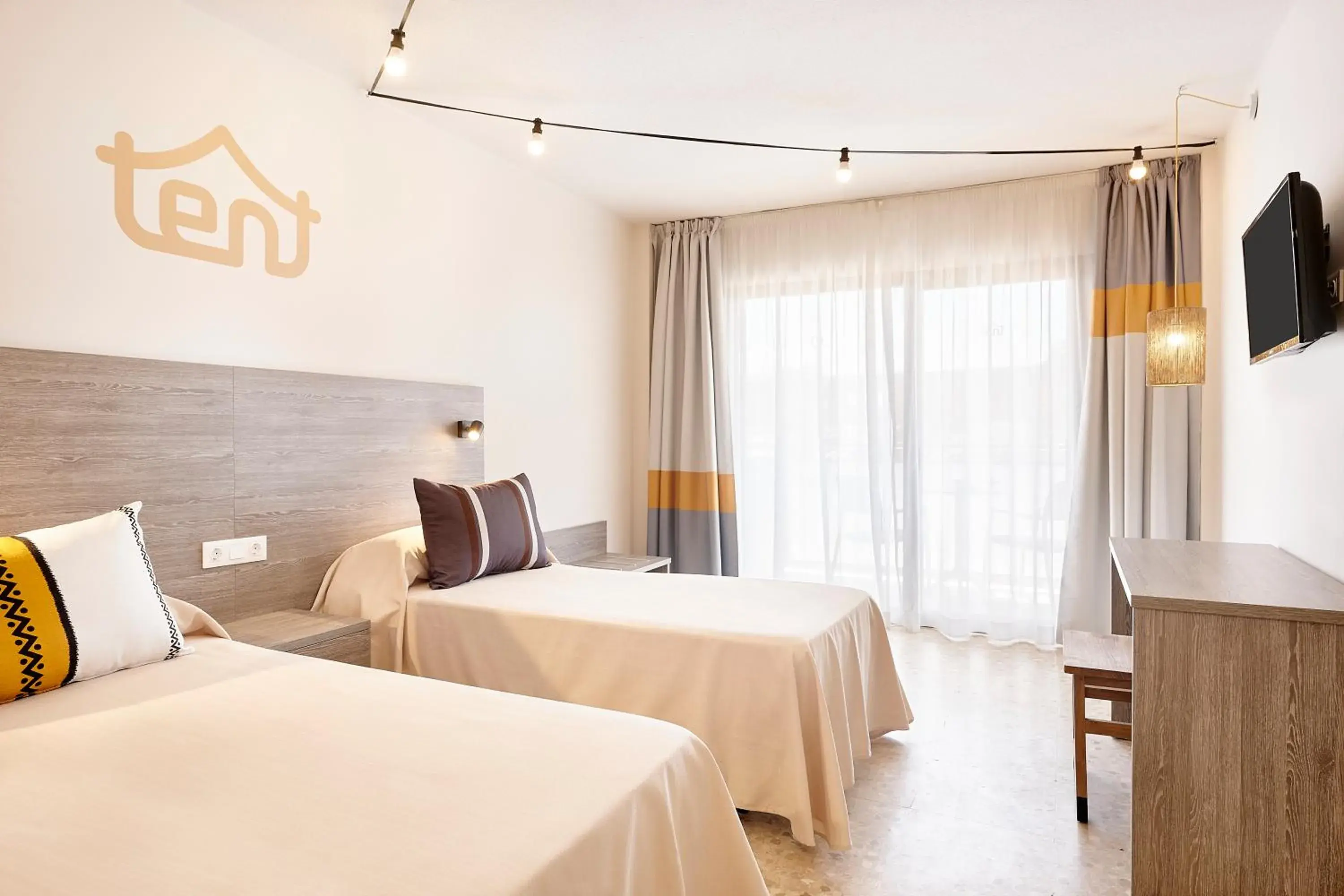 Triple Room & Unlimited Brunch in tent Torremolinos Triple Room & Unlimited Brunch in tent Torremolinos