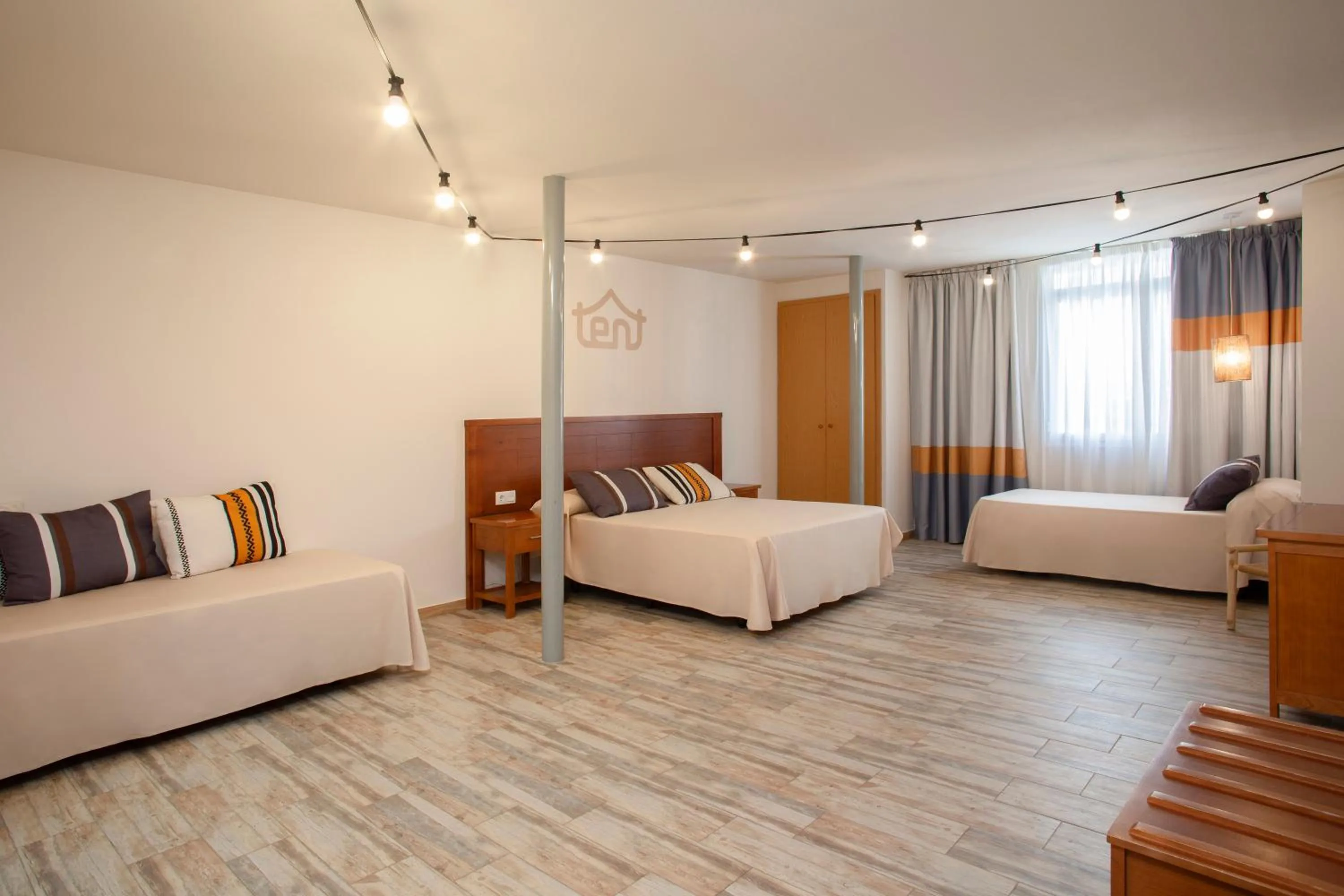 Bed in tent Torremolinos