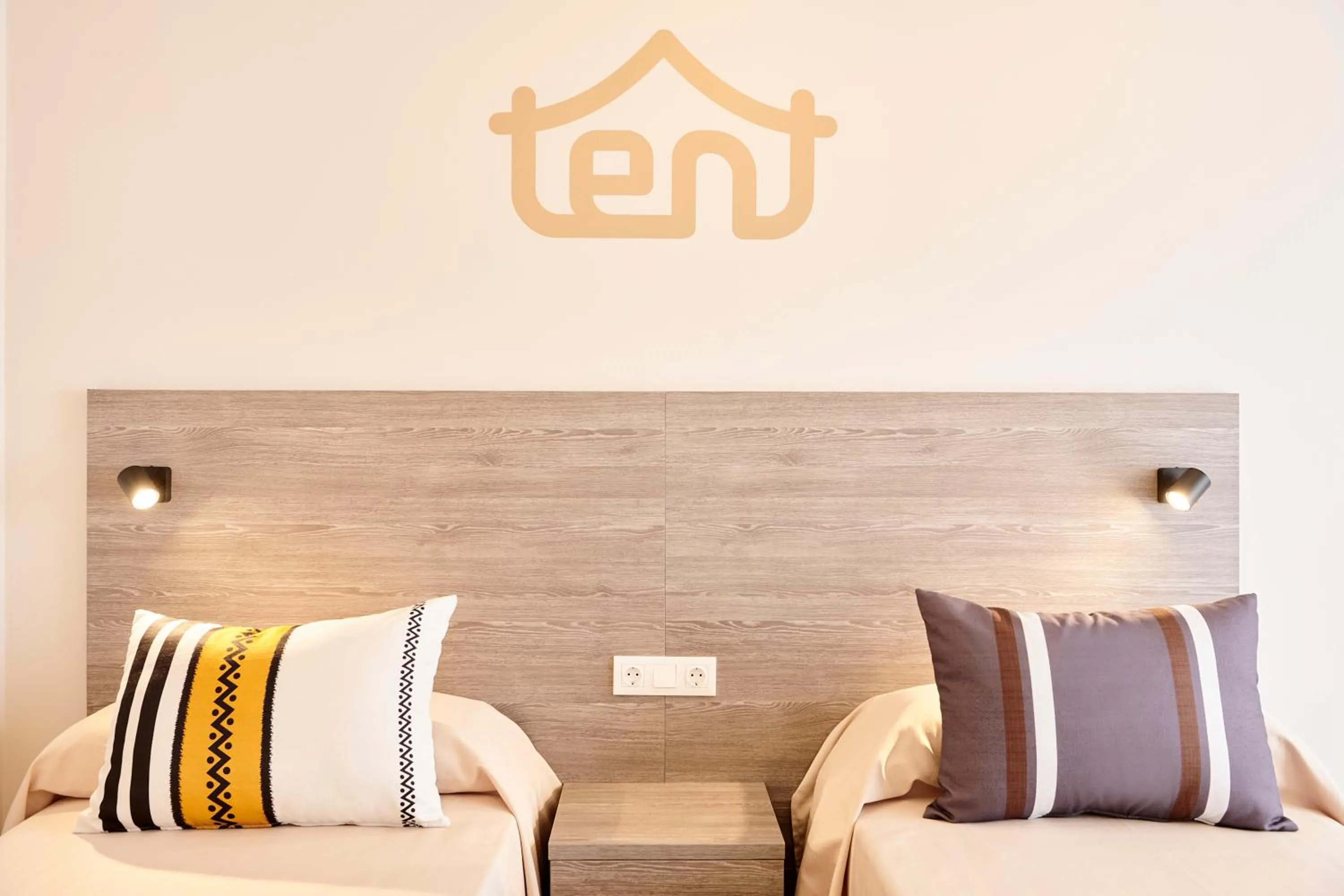 Photo of the whole room in tent Torremolinos