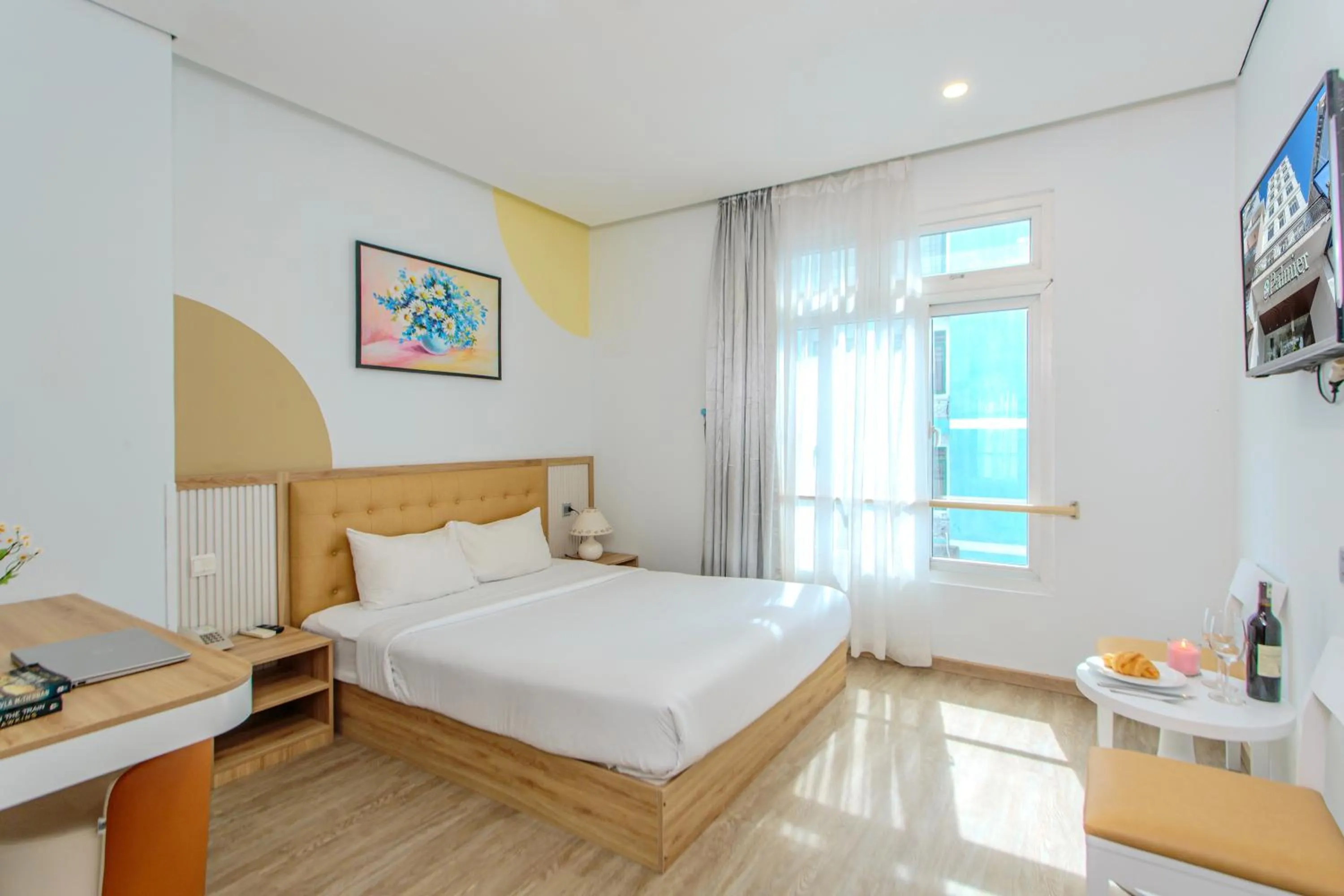 Photo of the whole room, Bed in Palmier Hotel - Art House Da Nang