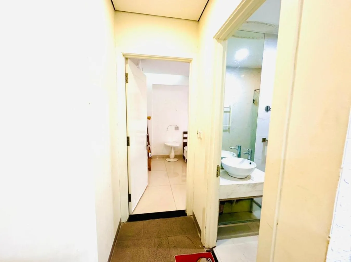 Toilet in Palmier Hotel - Art House Da Nang