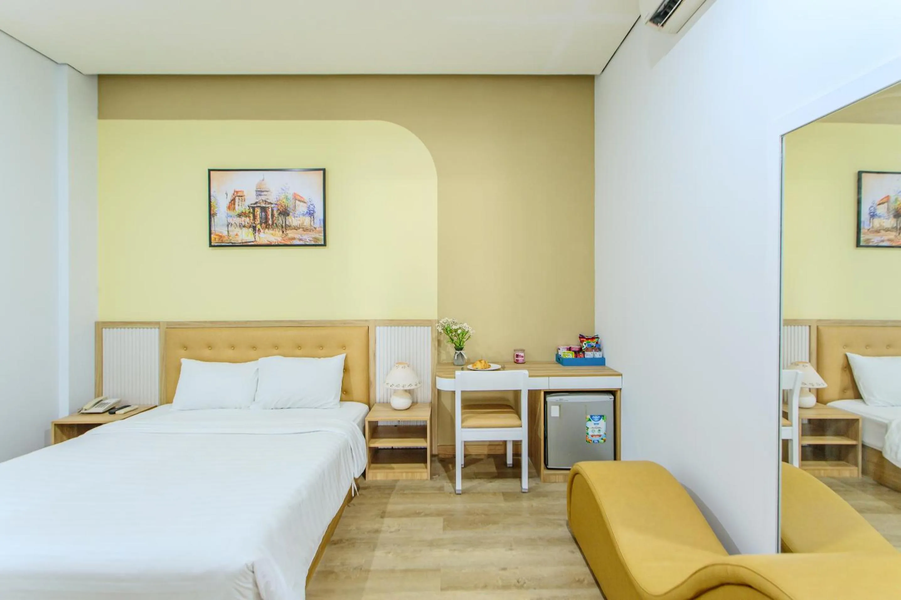 Bedroom, Bed in Palmier Hotel - Art House Da Nang