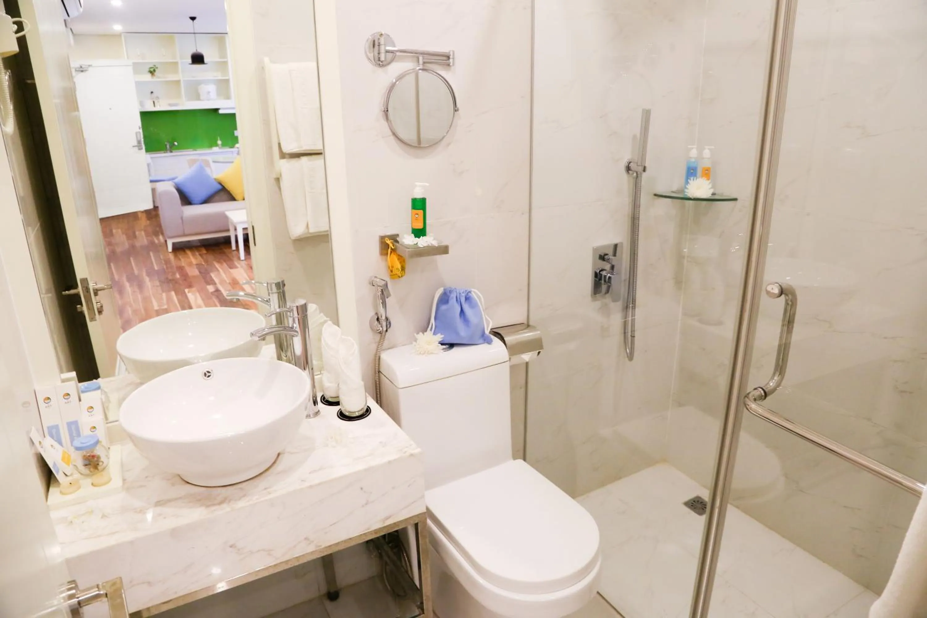 Shower in Palmier Hotel - Art House Da Nang