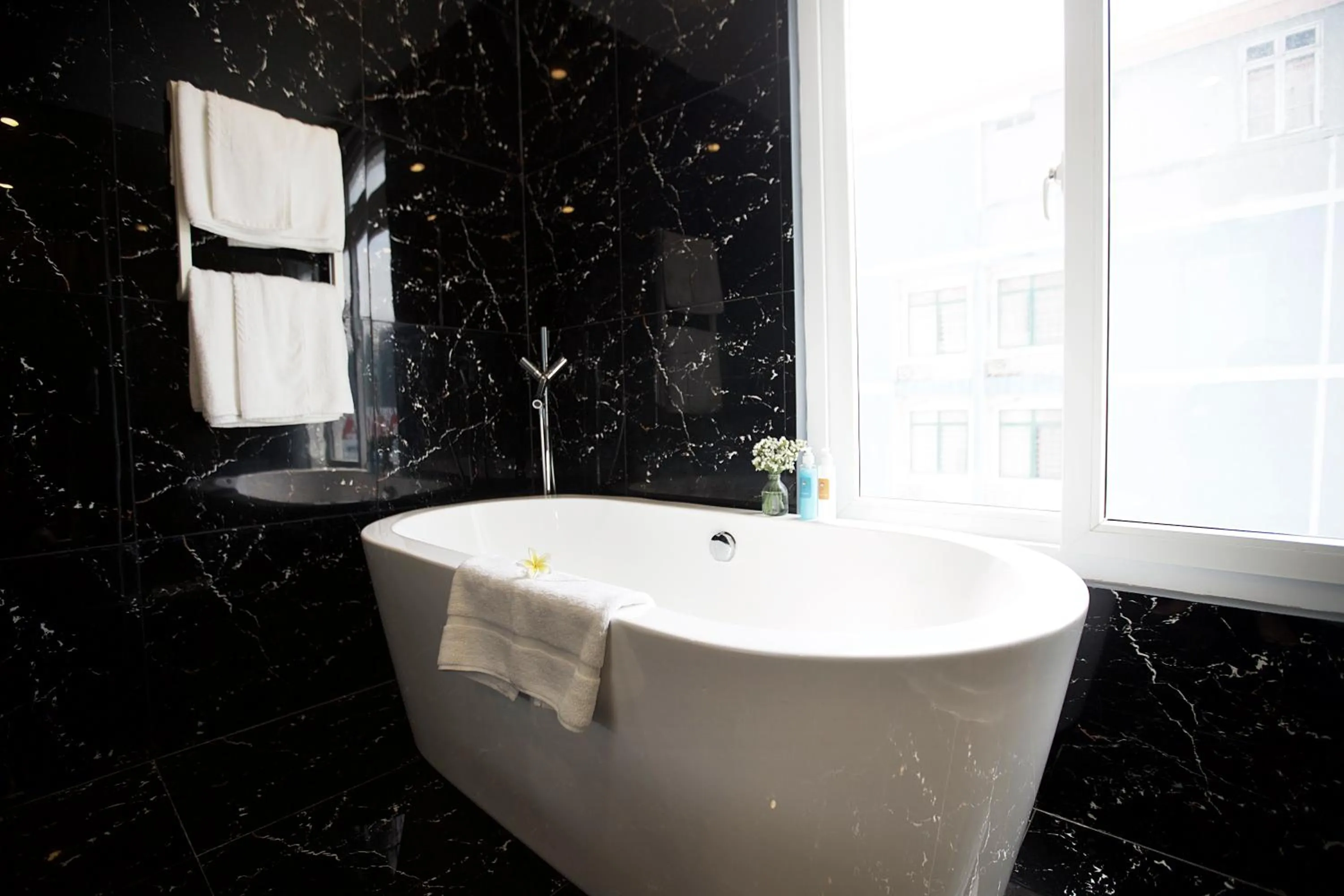 Bathroom in Palmier Hotel - Art House Da Nang