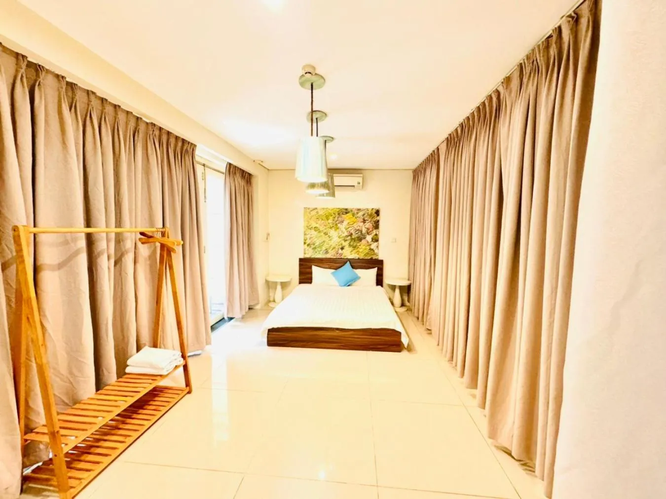 Photo of the whole room, Bed in Palmier Hotel - Art House Da Nang