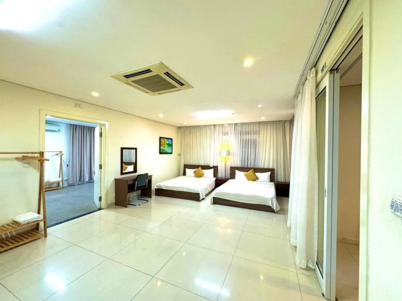 Bed in Palmier Hotel - Art House Da Nang