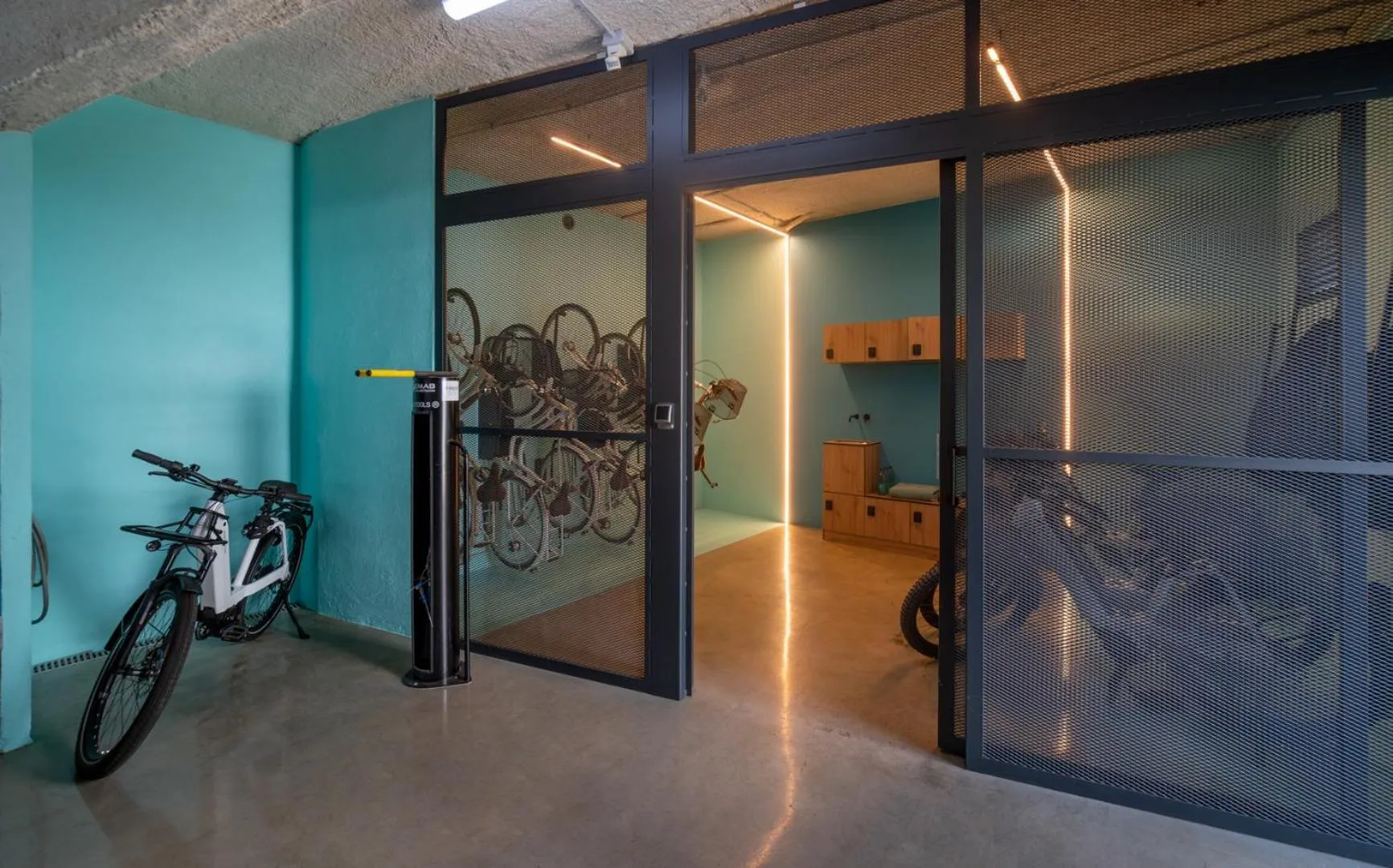 Cycling in 1935 Hotel Boutique & Apartments - Adults Only