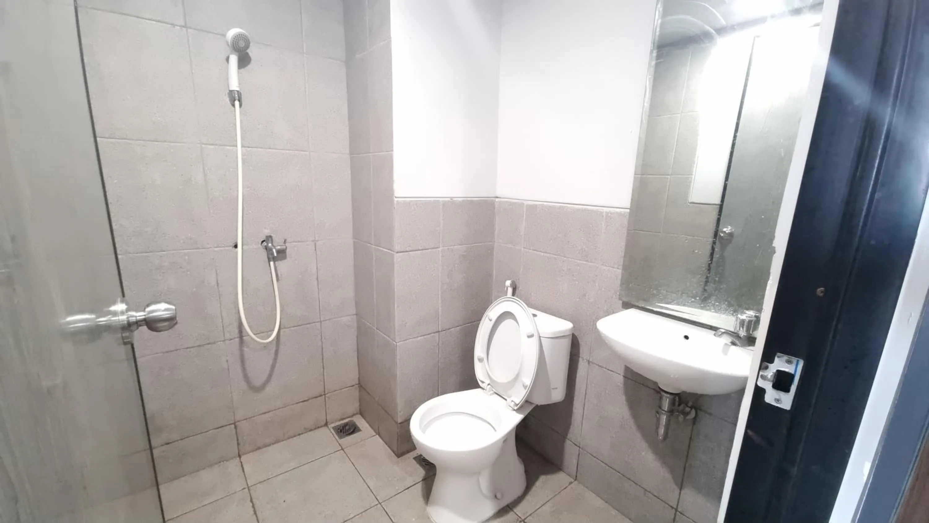 Bathroom in Dancenter Bekasi Formerly Riverdale