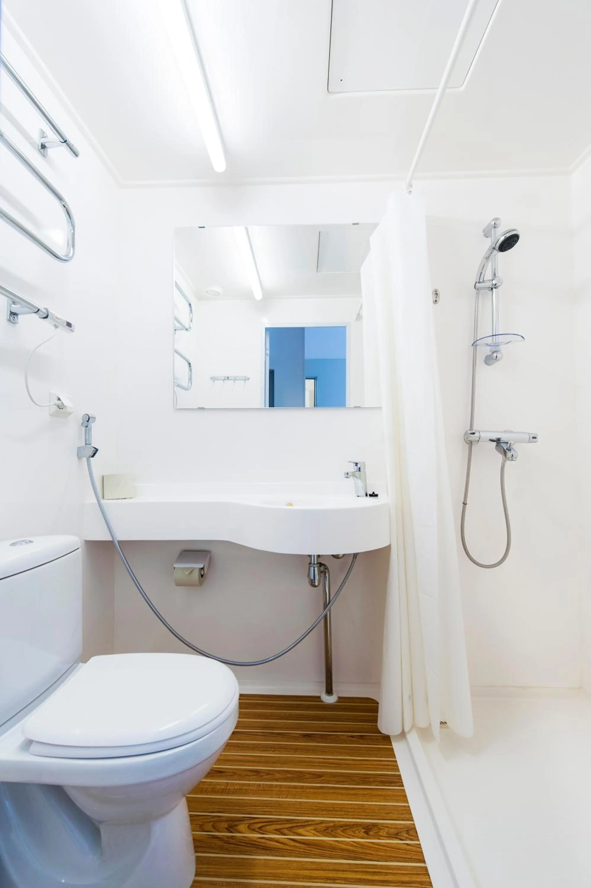 Shower in Töölö Towers