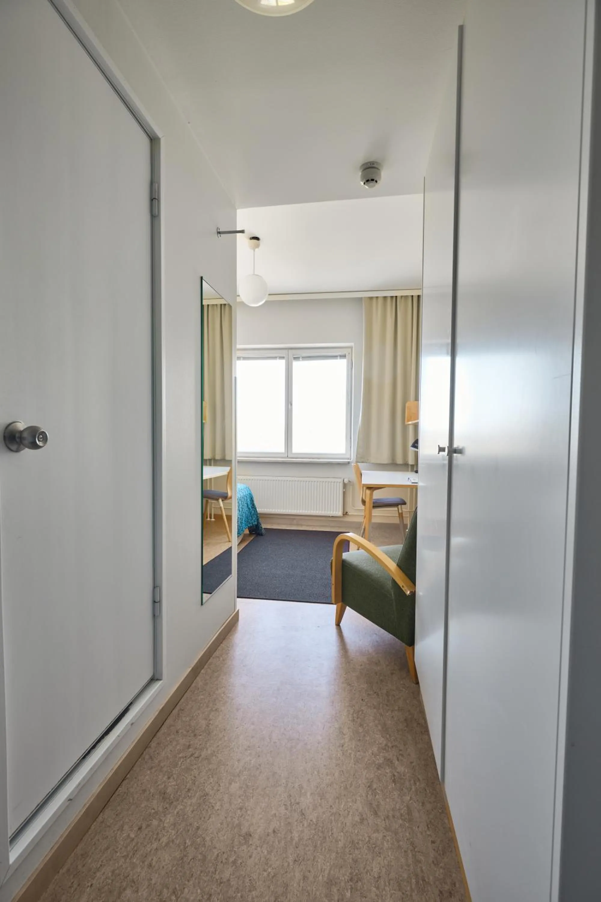 Photo of the whole room, Bed in Töölö Towers