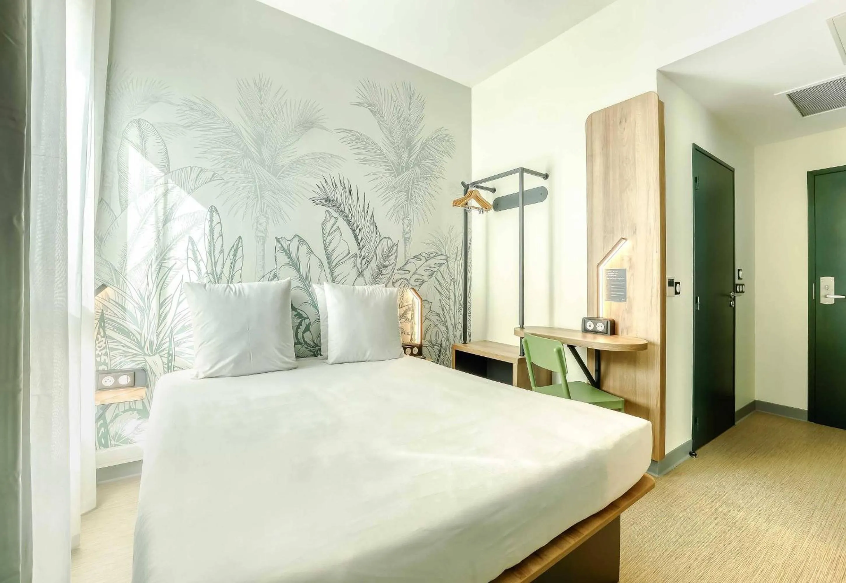 Bed in B&B HOTEL La Réunion Aéroport