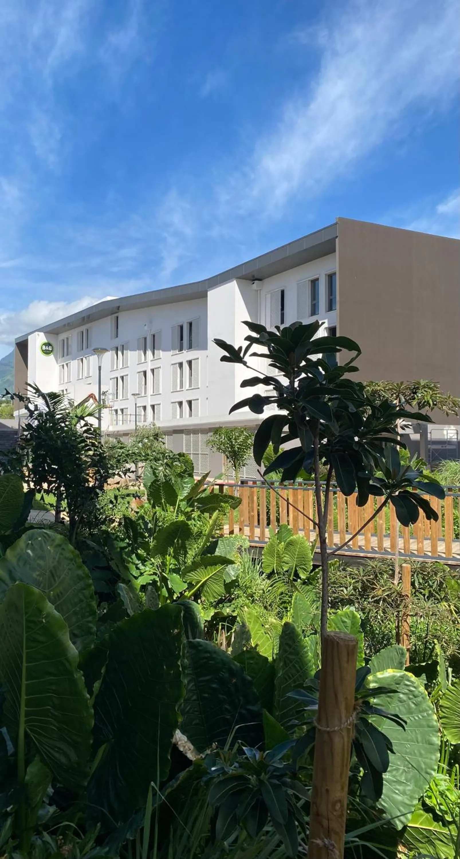 Property building in B&B HOTEL La Réunion Aéroport