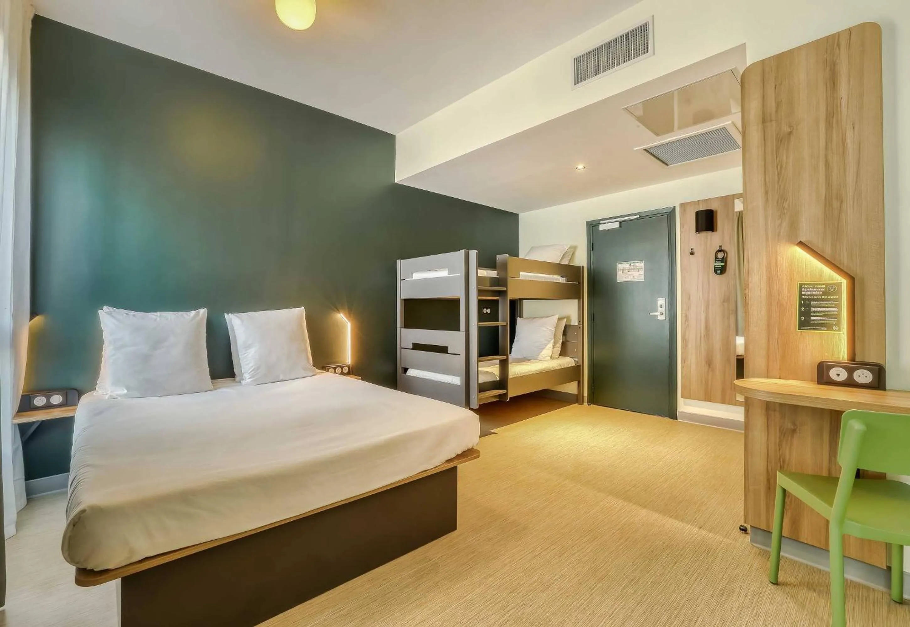 Bed in B&B HOTEL La Réunion Aéroport