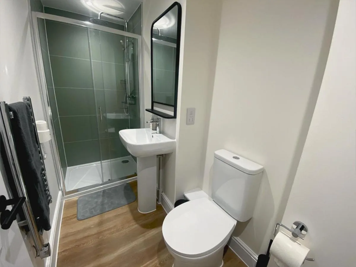 Shower in Hilltop Haven