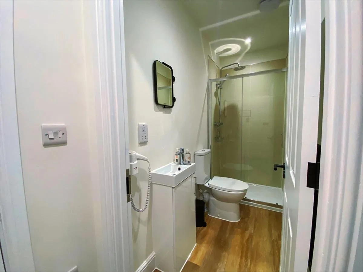 Shower in Hilltop Haven