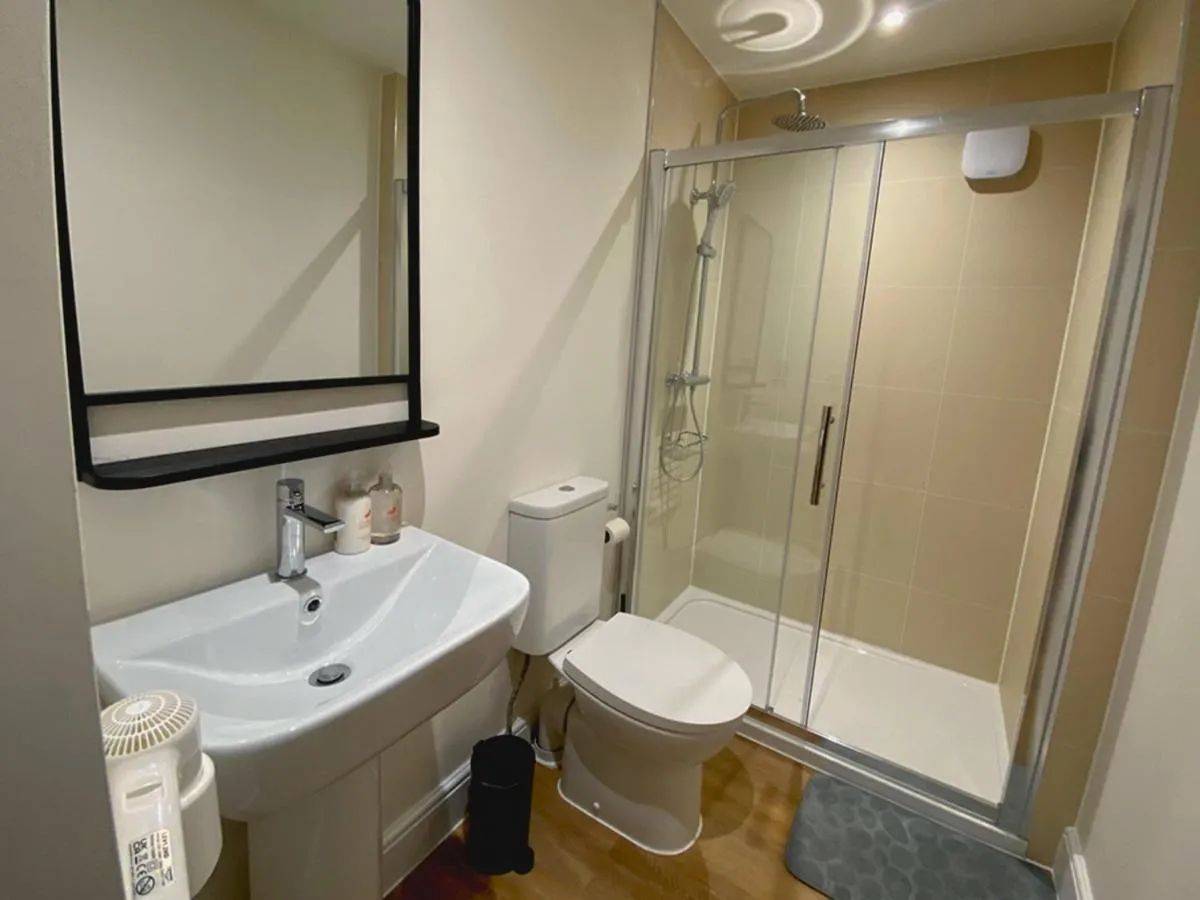 Shower in Hilltop Haven