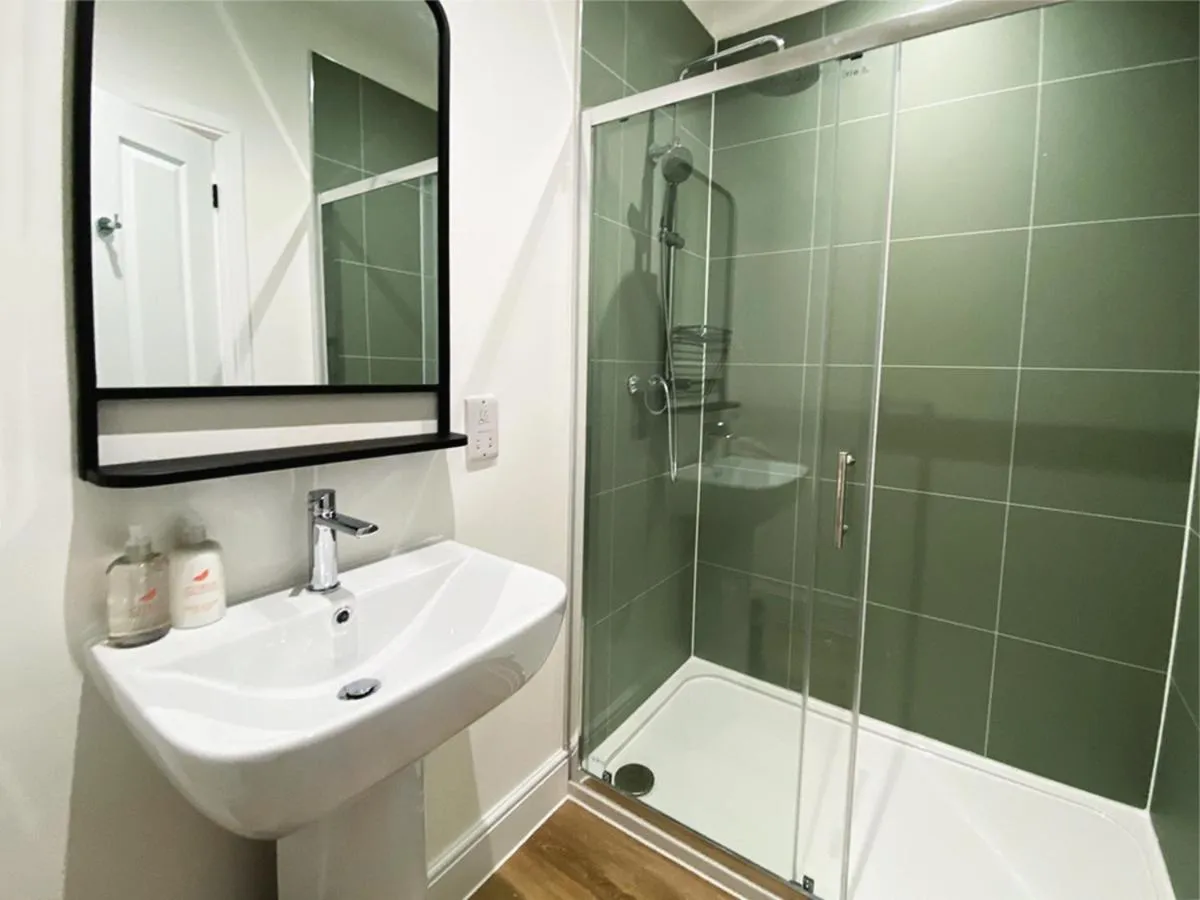 Shower in Hilltop Haven