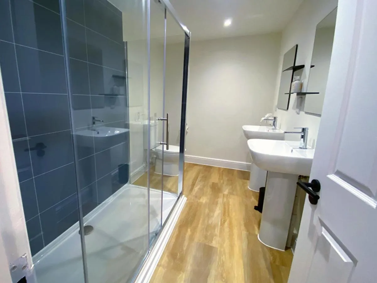 Shower in Hilltop Haven