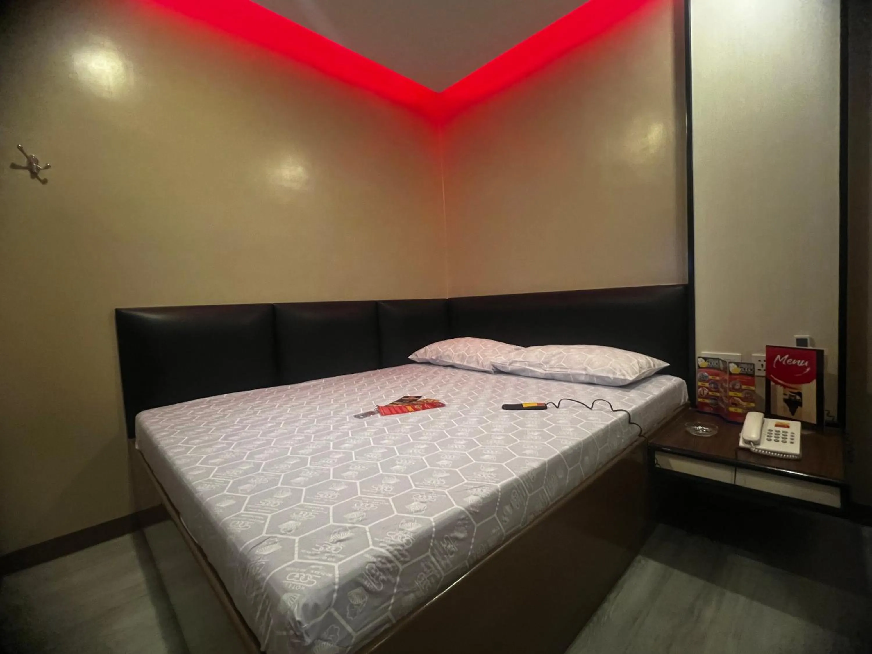 Photo of the whole room, Bed in Hotel Sogo EDSA Shaw Blvd