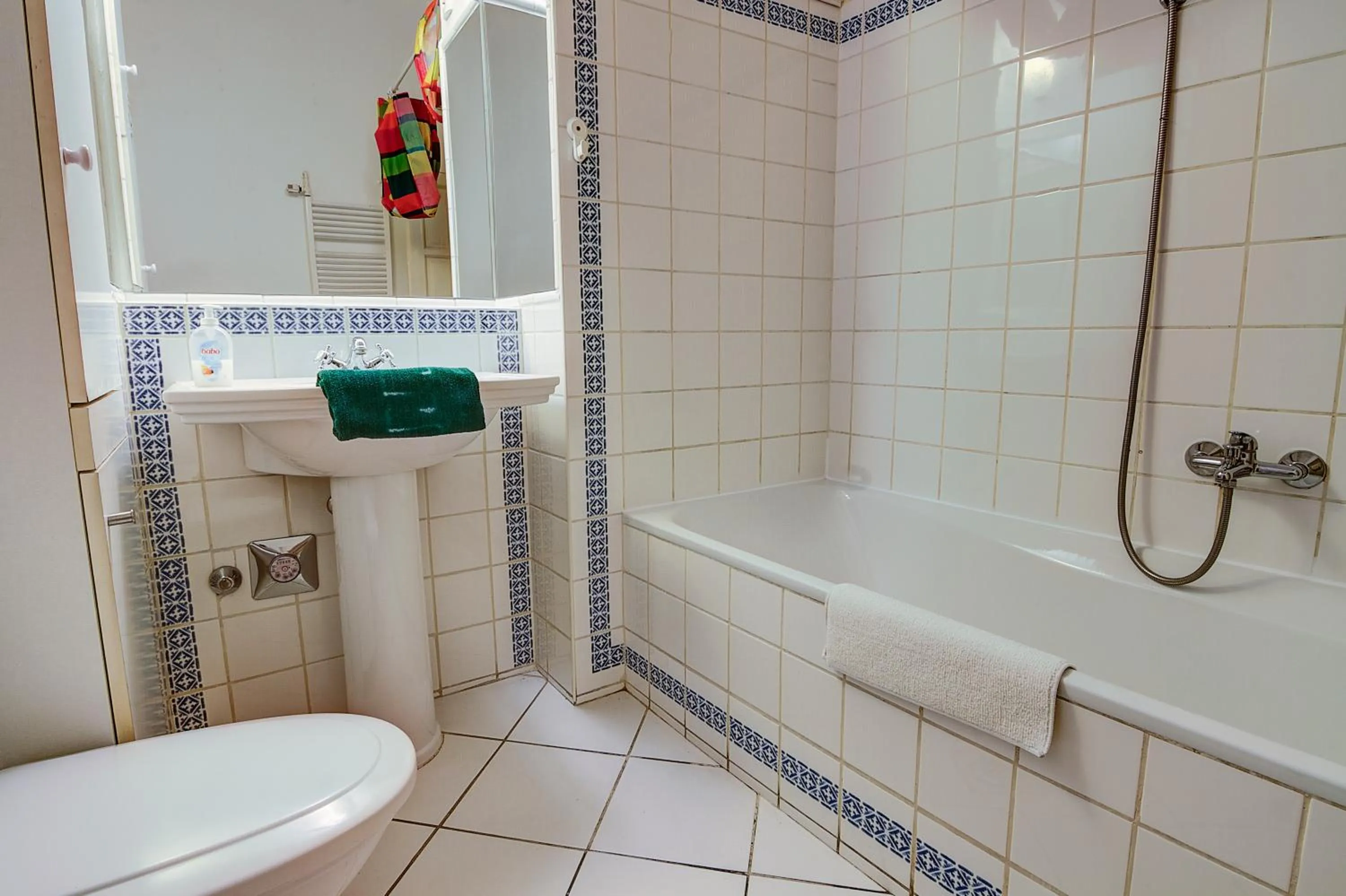 Bathroom in Pal's Hostel and Apartments