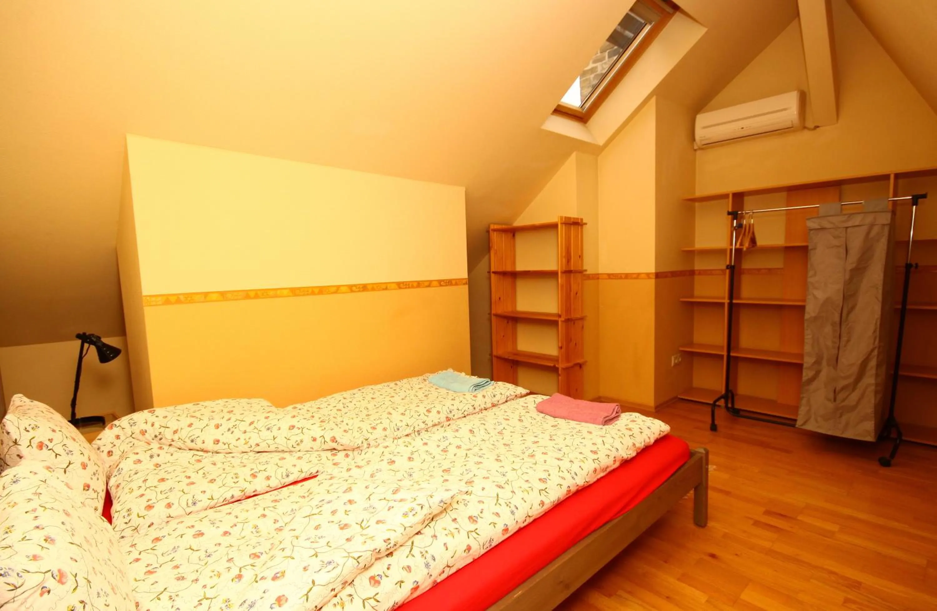 Bedroom, Bed in Pal's Hostel and Apartments