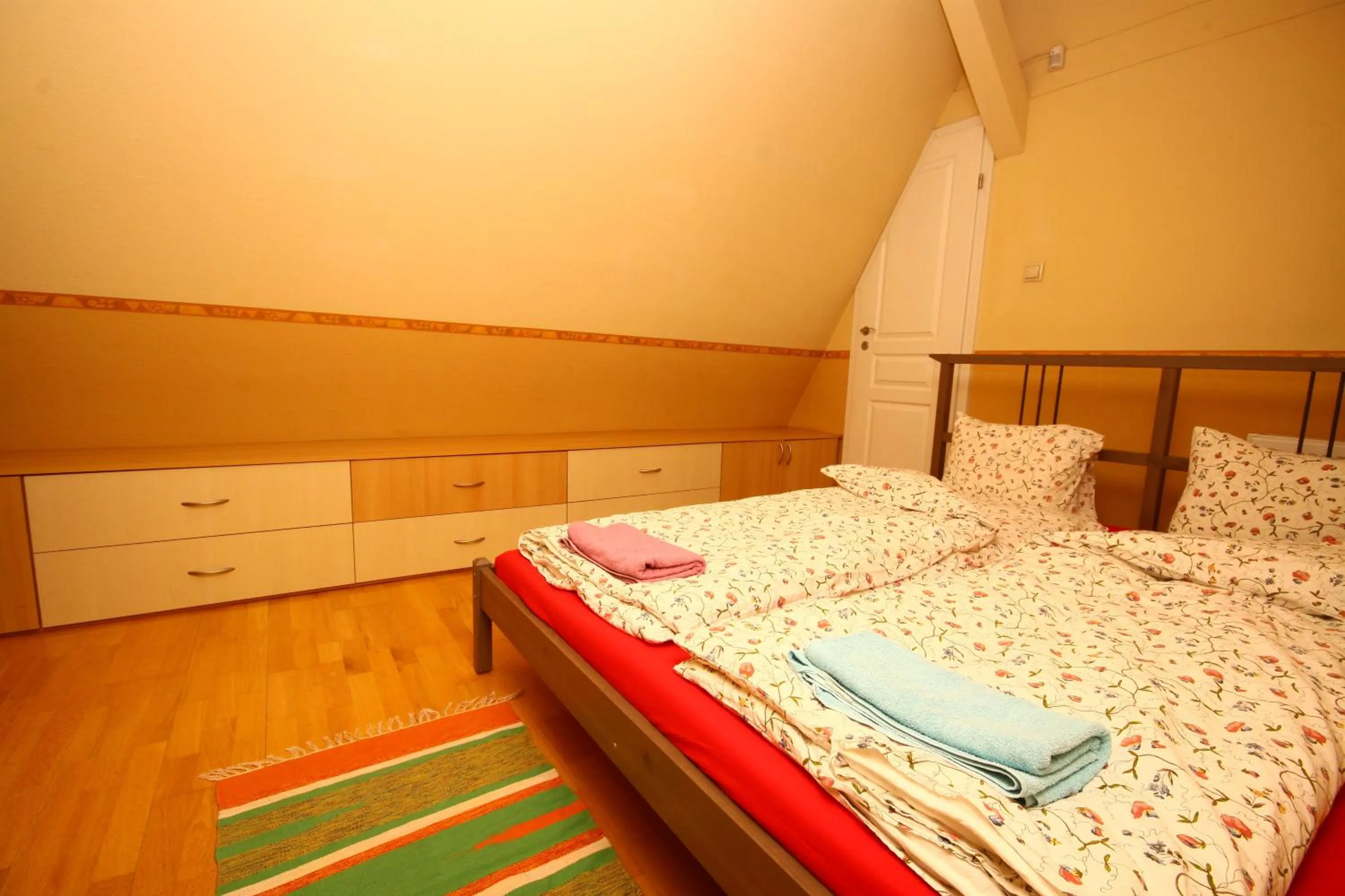 Bedroom, Bed in Pal's Hostel and Apartments