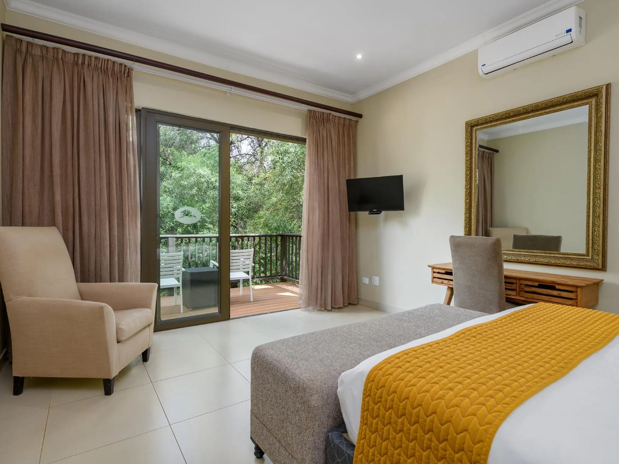 Bedroom in Monomotapa Village