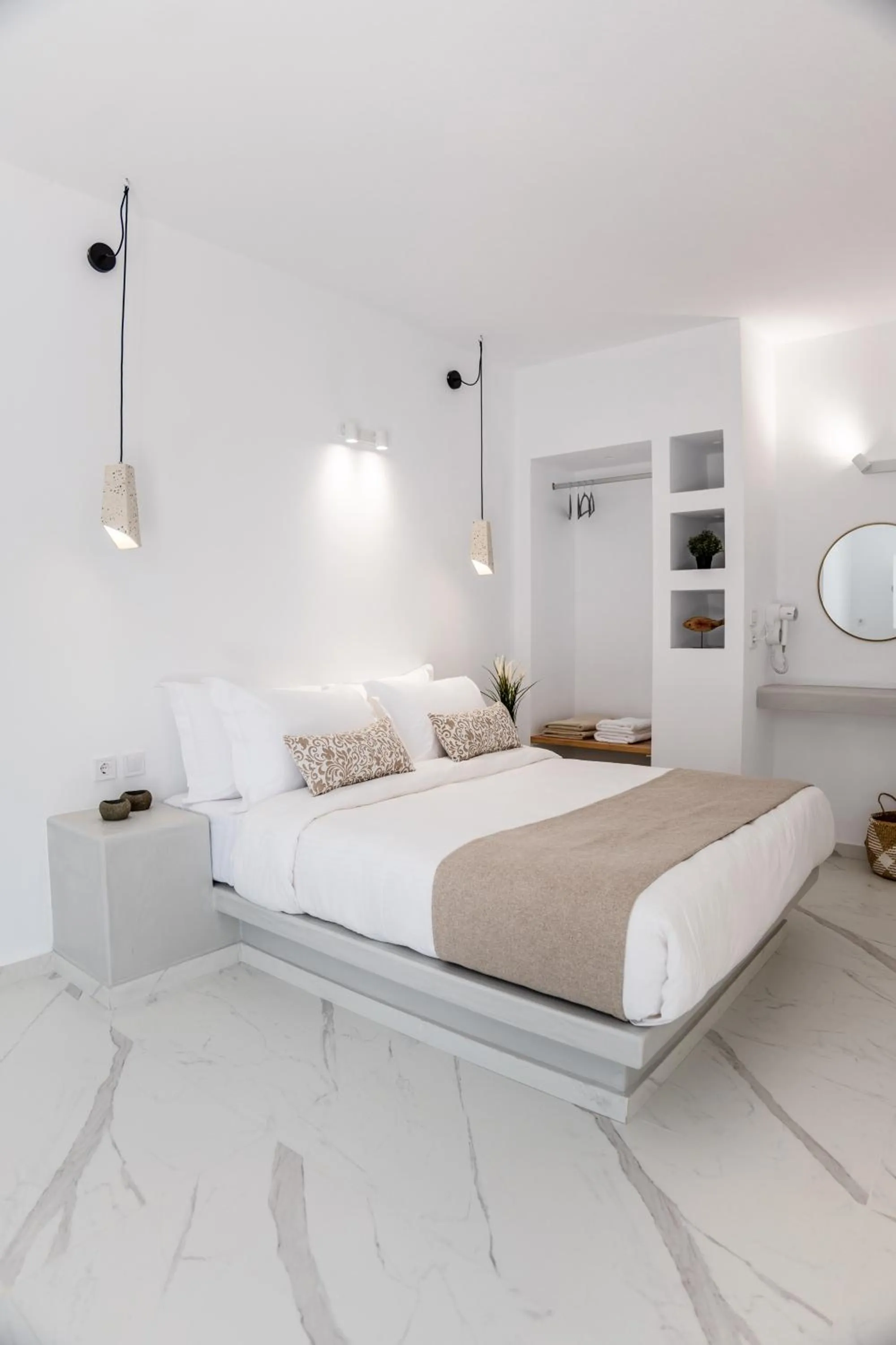 Bed in Kýma Perissa