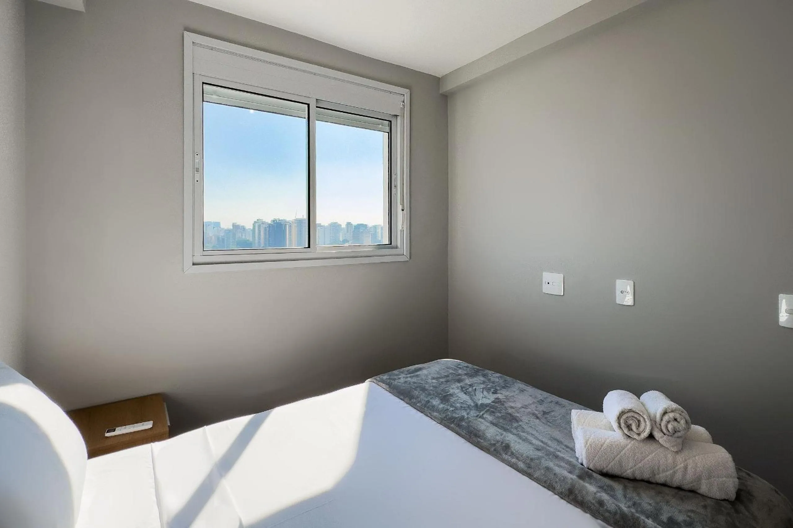 Bedroom, Bed in Composite Moema