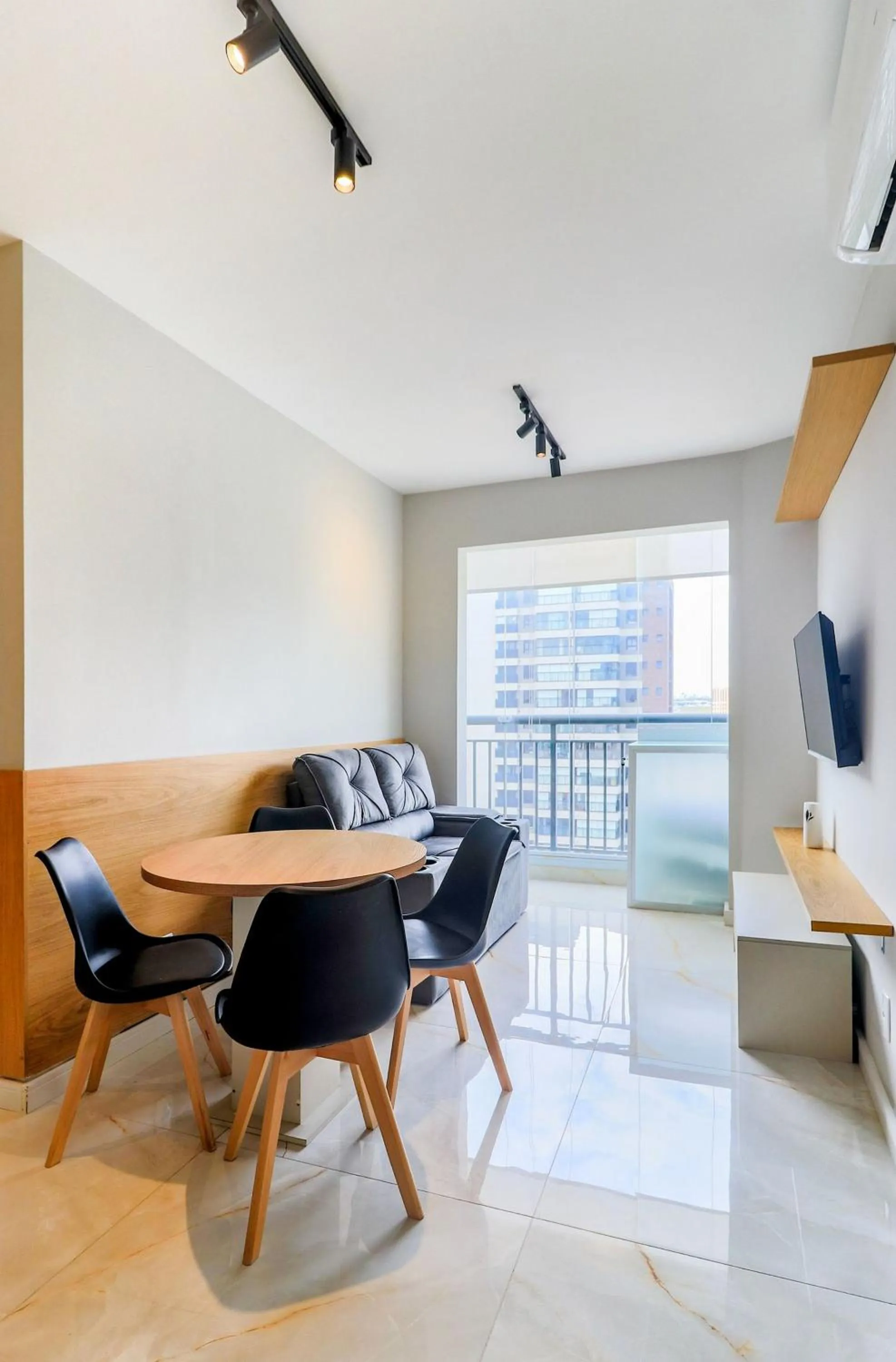 Living room in Composite Moema