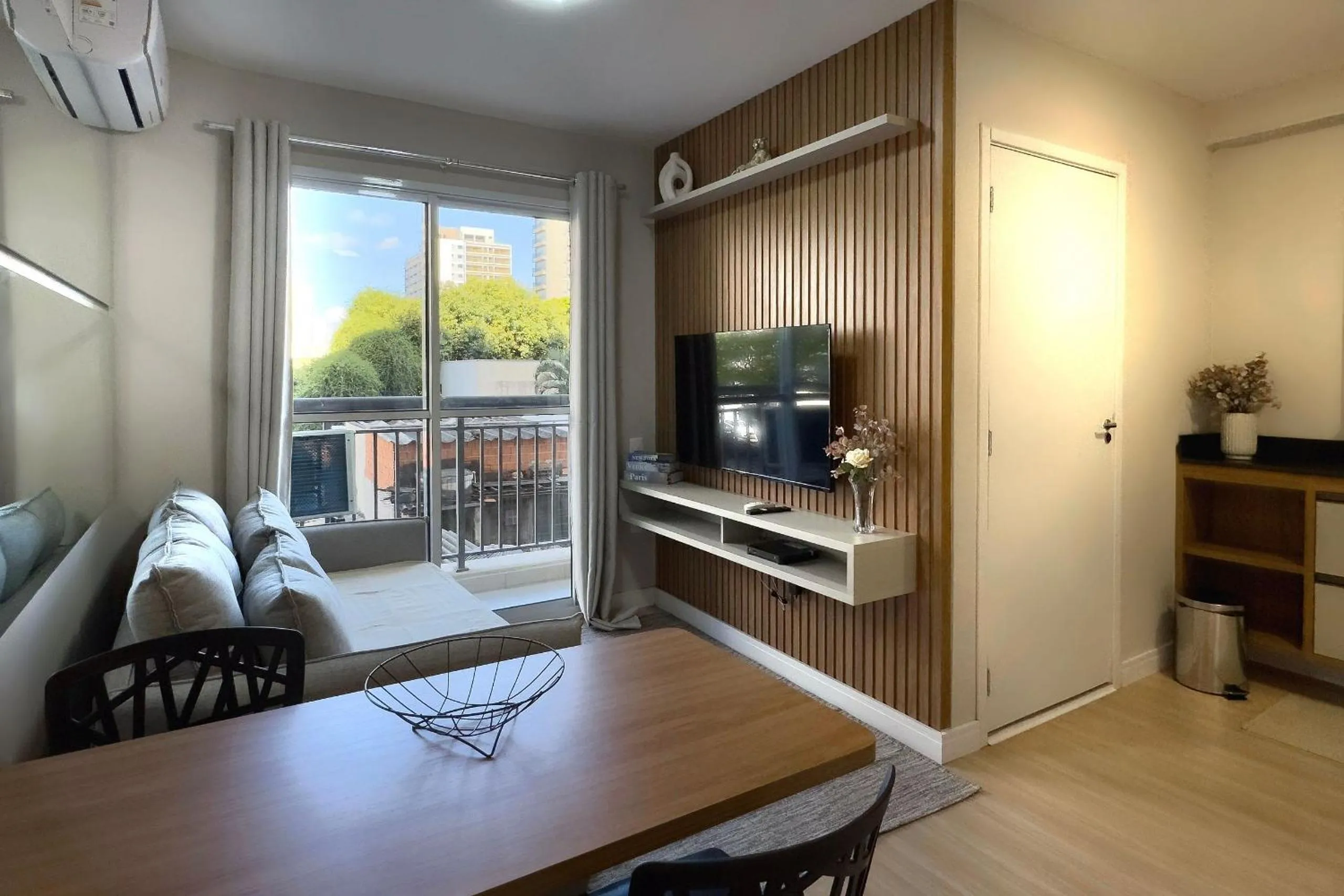 Living room in Composite Moema