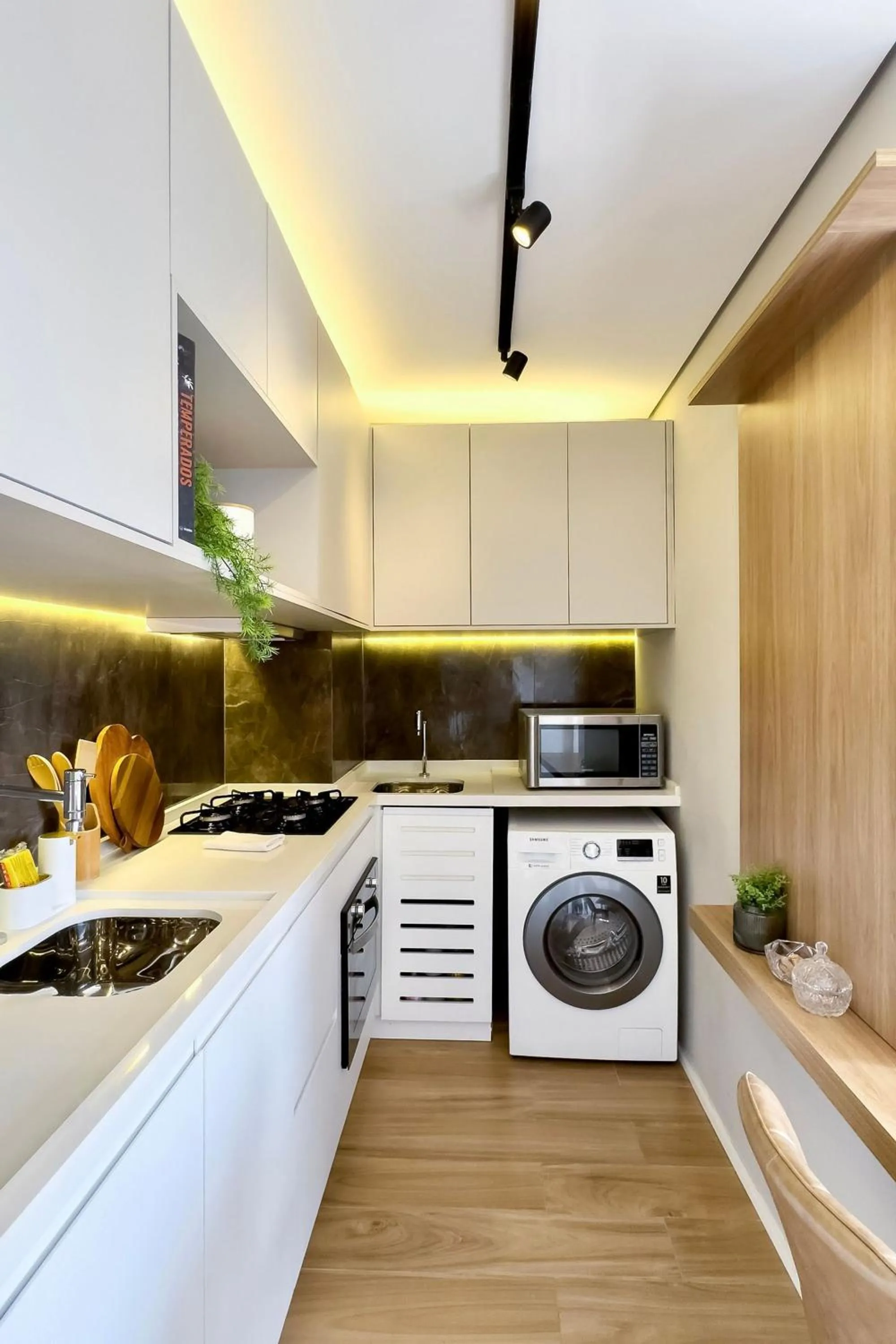 Kitchen or kitchenette in Composite Moema