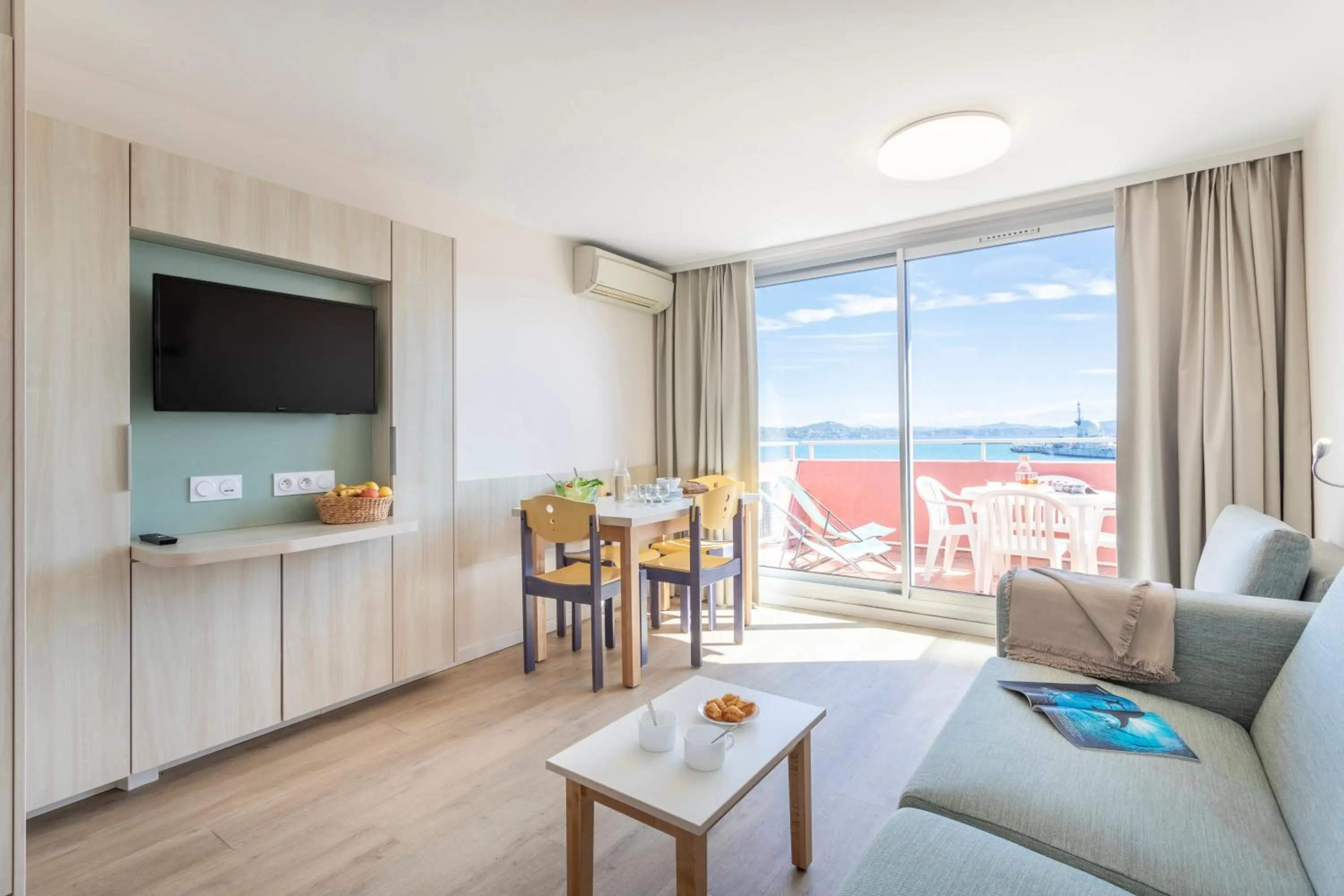 Patio in Résidence Pierre & Vacances Les Jardins de la Côte d'Azur