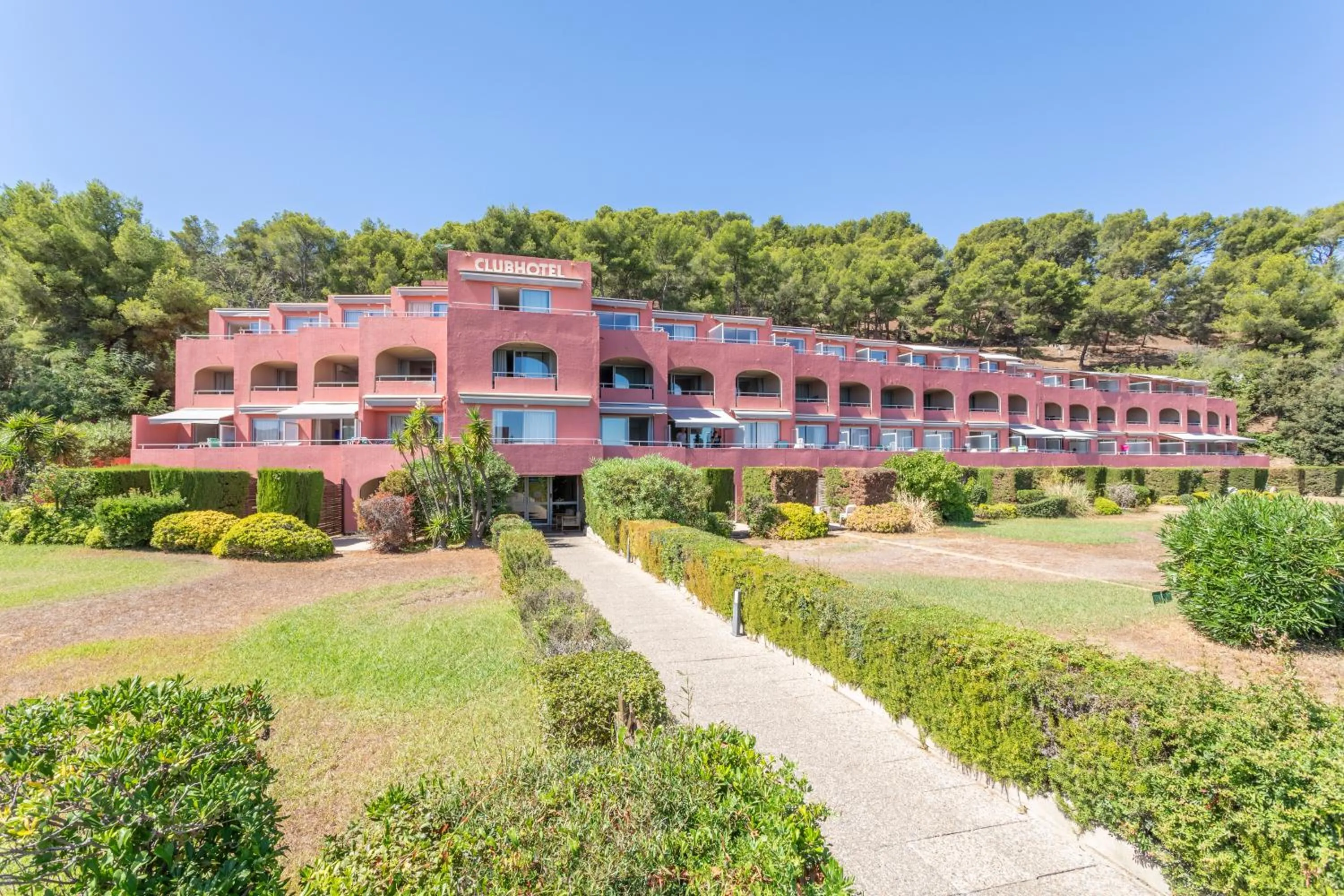 Property building in Résidence Pierre & Vacances Les Jardins de la Côte d'Azur