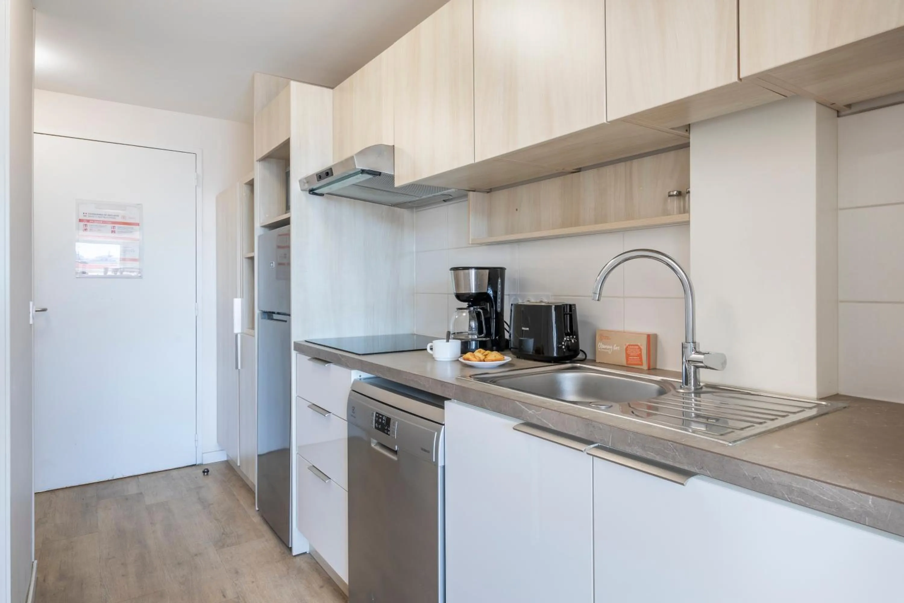 Coffee/tea facilities in Résidence Pierre & Vacances Les Jardins de la Côte d'Azur