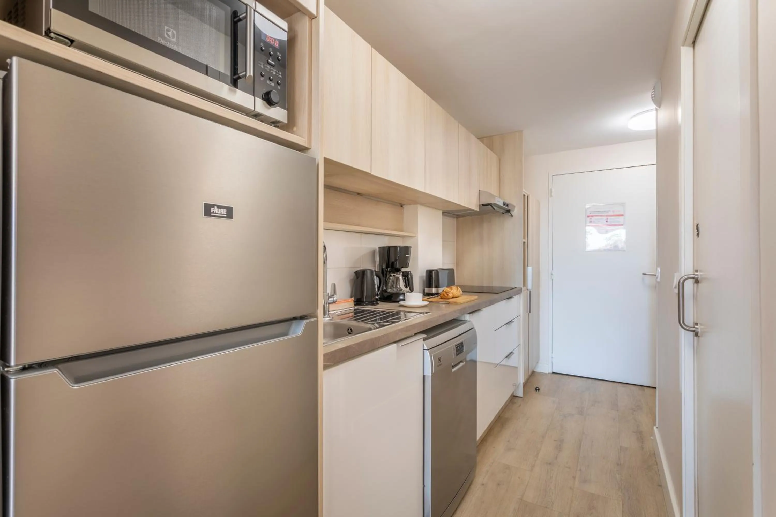 Coffee/tea facilities in Résidence Pierre & Vacances Les Jardins de la Côte d'Azur