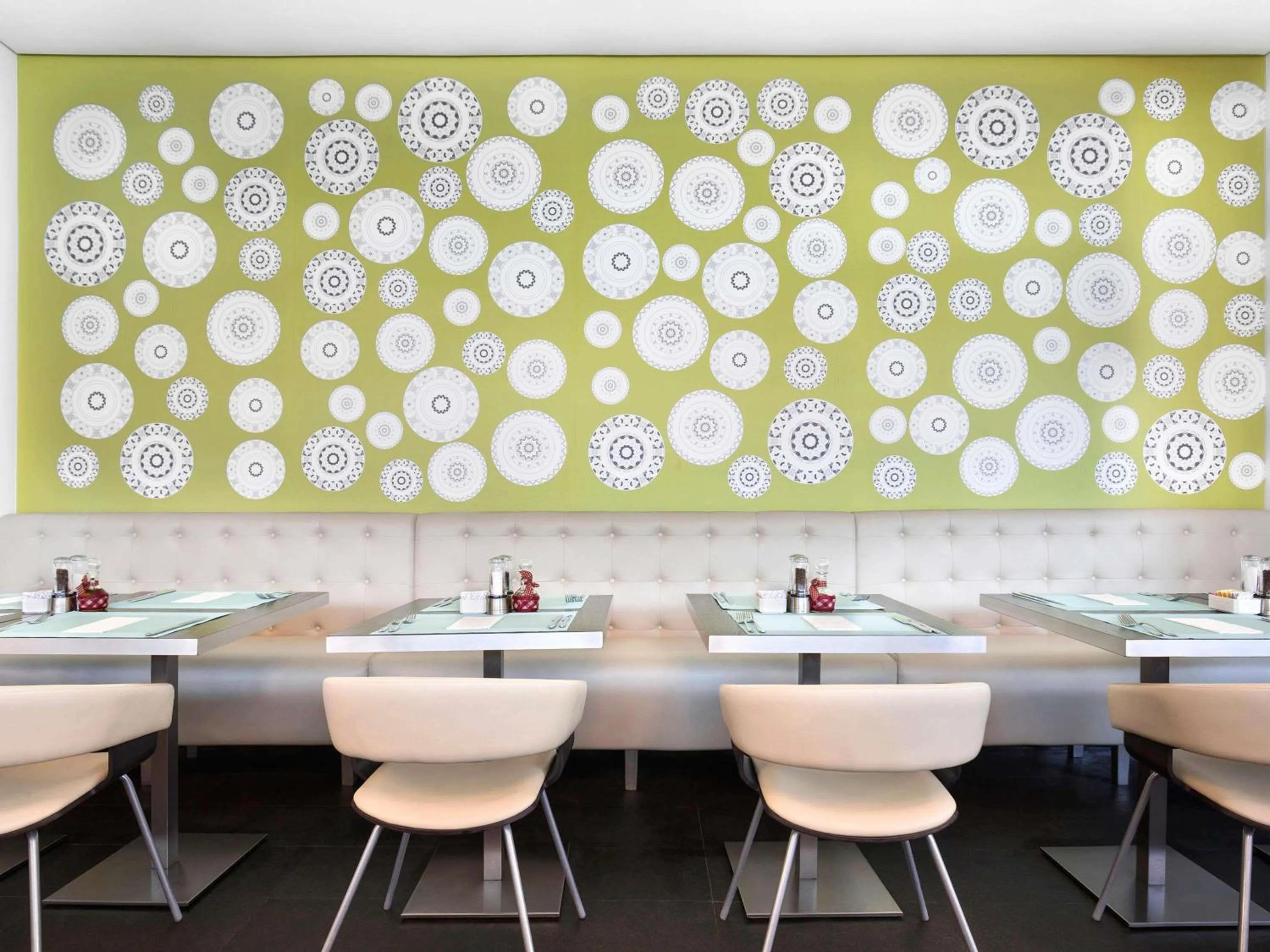 Restaurant/places to eat in ibis Styles Sharjah