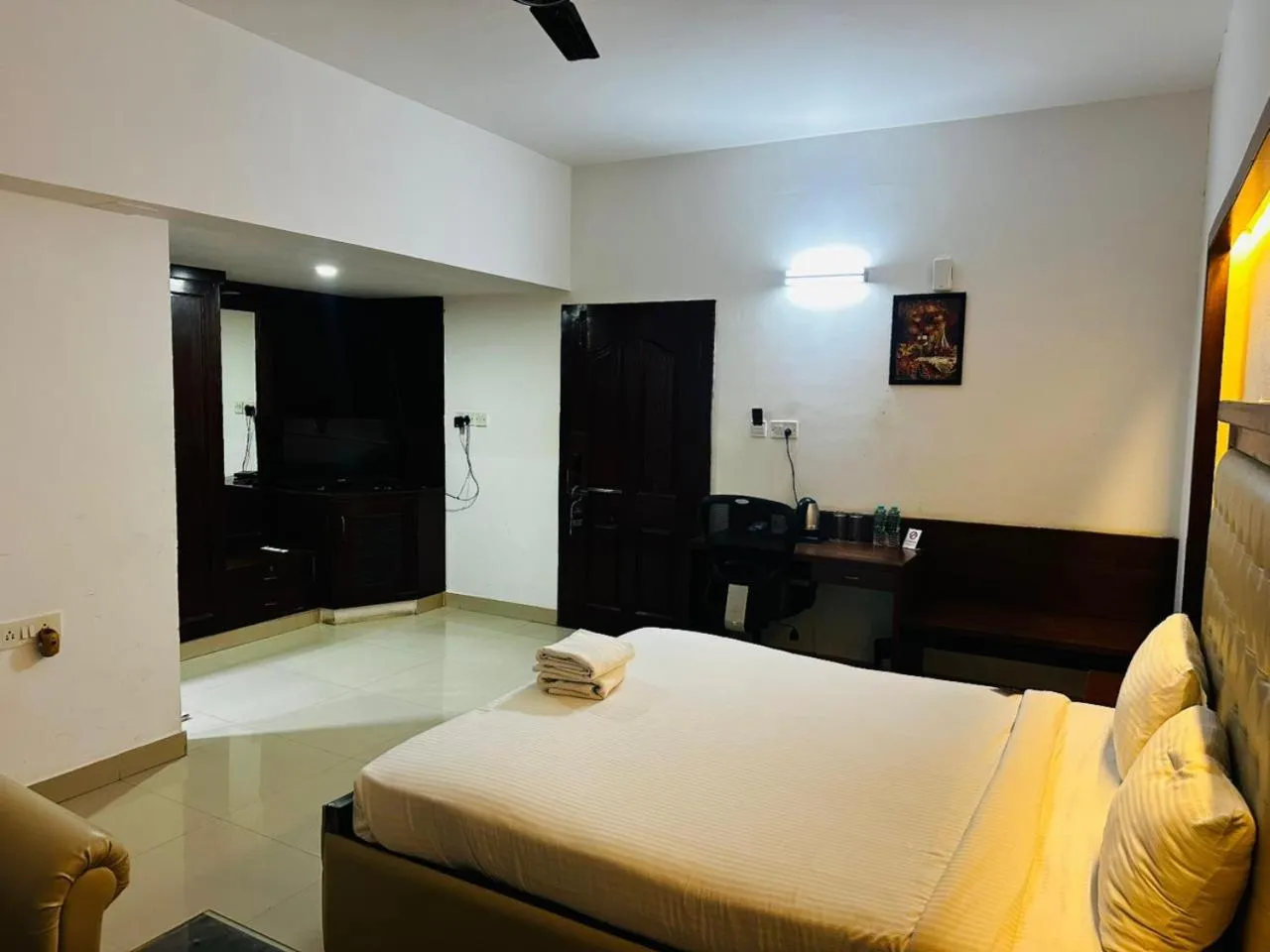 Bed in BNGV Grandeur Hotel & Banquets